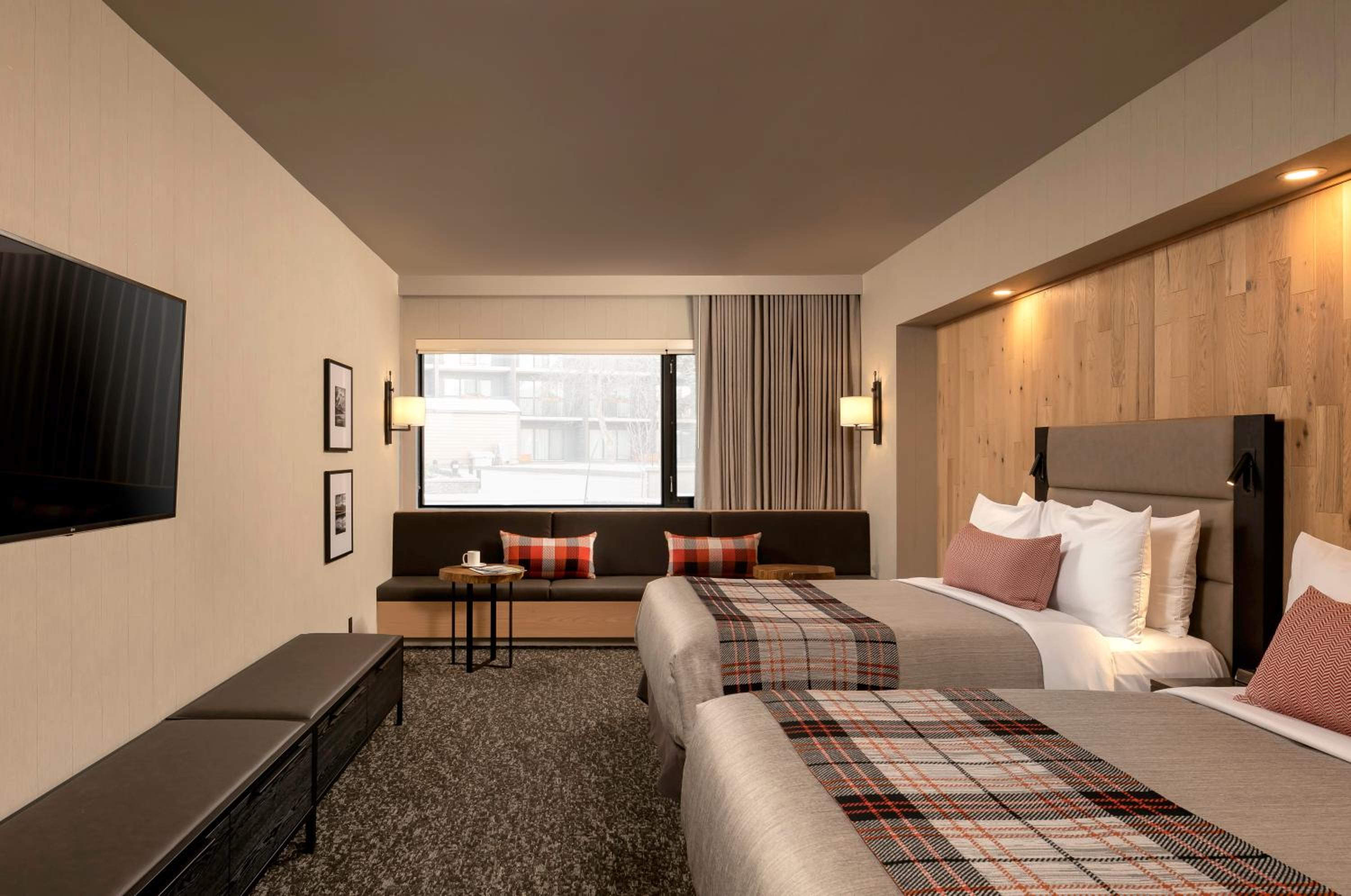 Junior Studio, 2 Queen beds, Street View