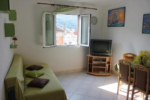 Apartment 3 photo 3