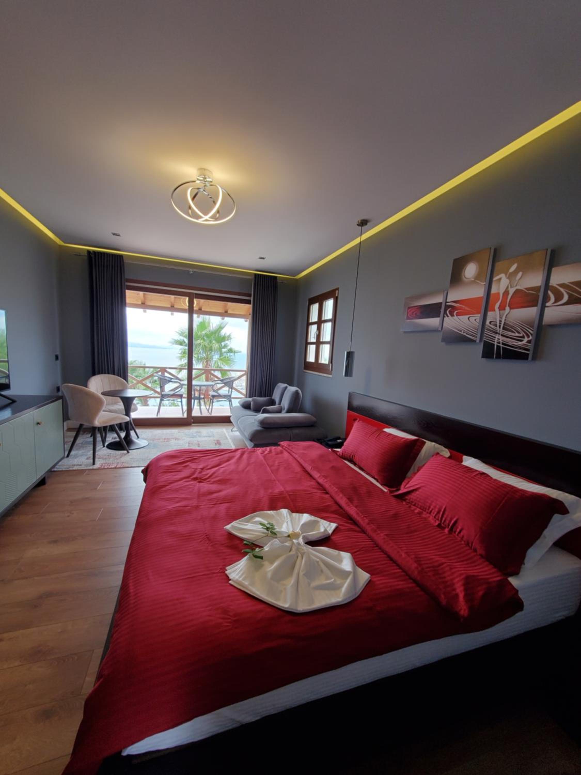 Deluxe Double Room with Balcony and Sea View photo 2