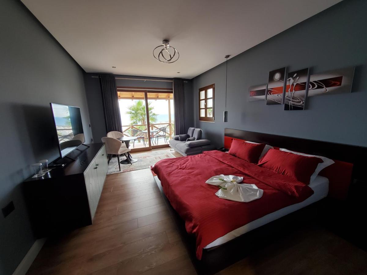 Deluxe Double Room with Balcony and Sea View photo 3