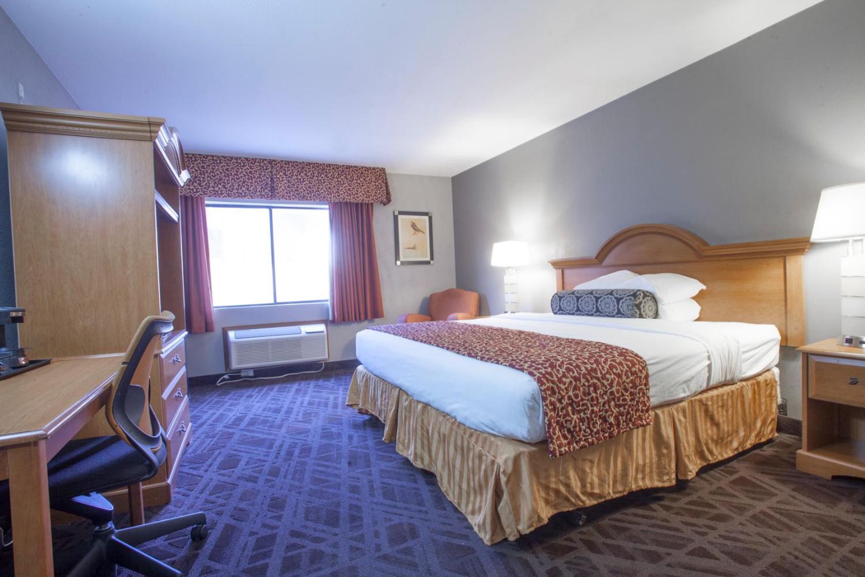 King Room - Non-Smoking - Photo 1