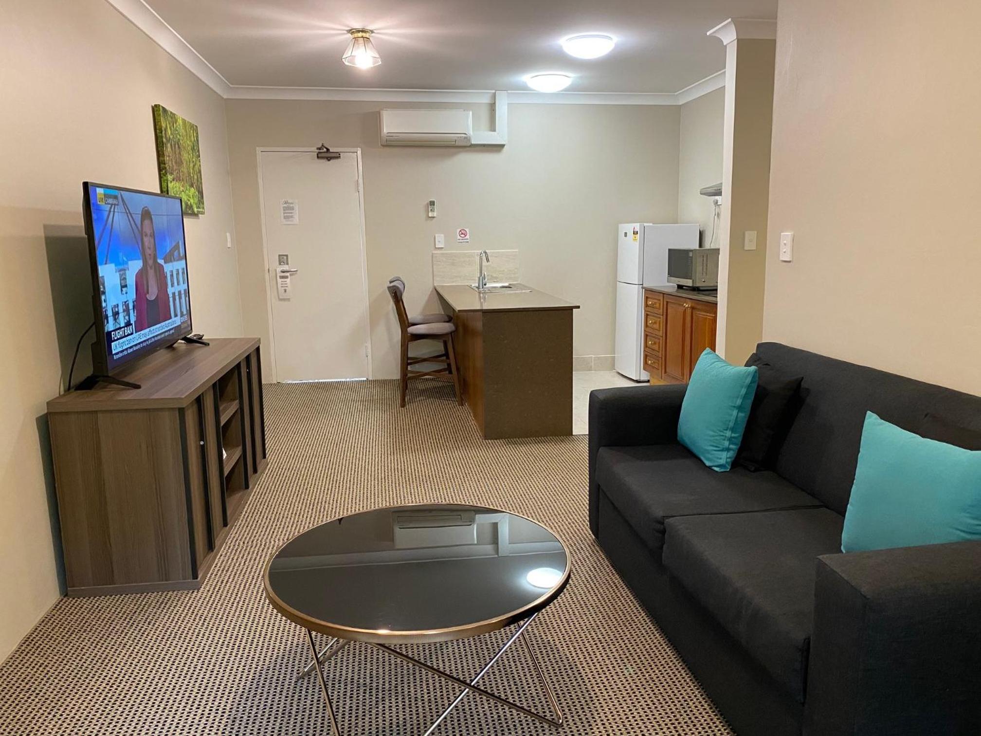 One-Bedroom Apartment - Photo 9
