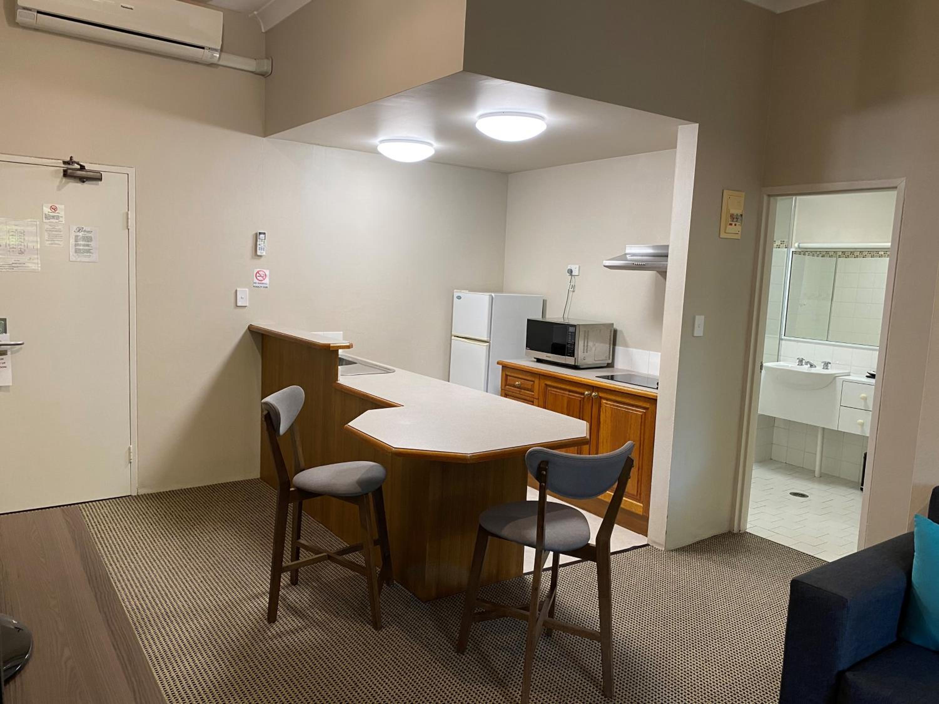 One-Bedroom Apartment - Photo 7