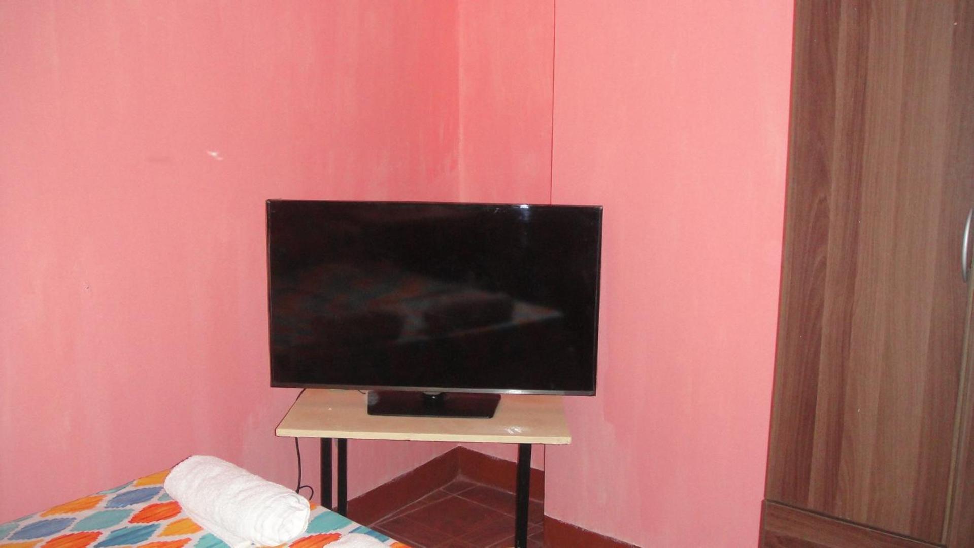 Deluxe Queen Room - Photo 7