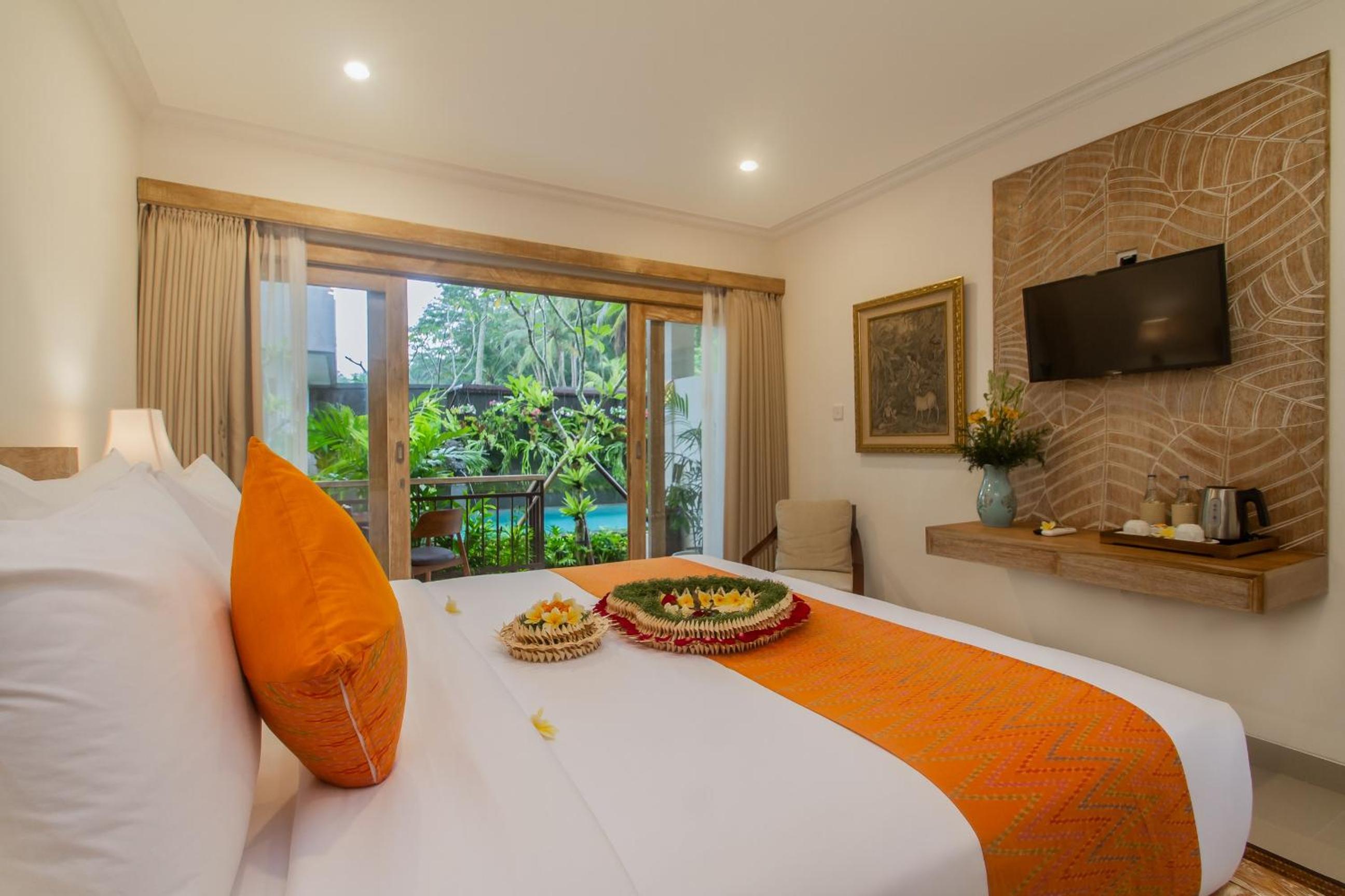 Suite with Pool Access  - Photo 1