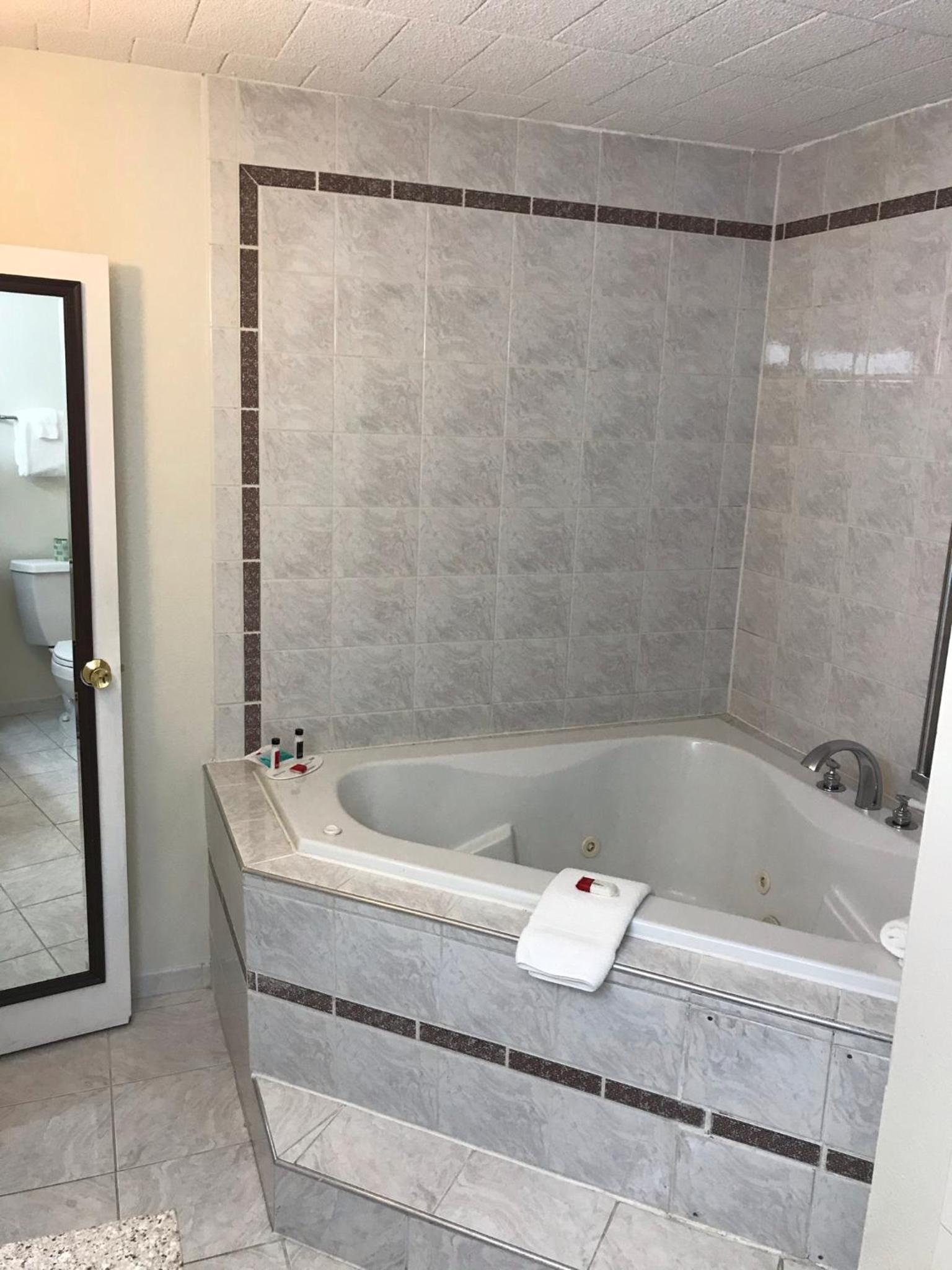 King Studio Suite - Non-Smoking photo 2