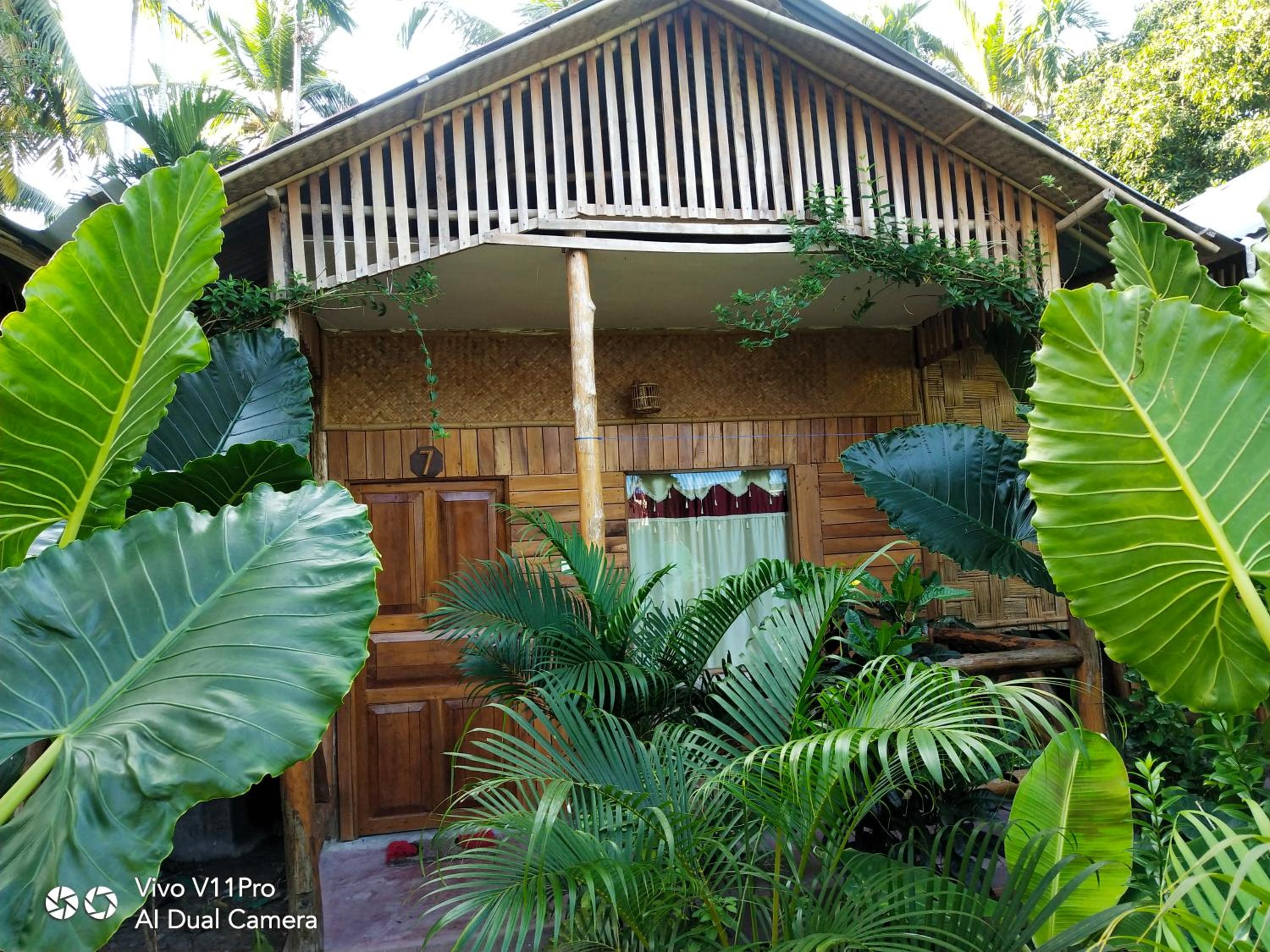 Deluxe Double Room with Balcony - Photo 10