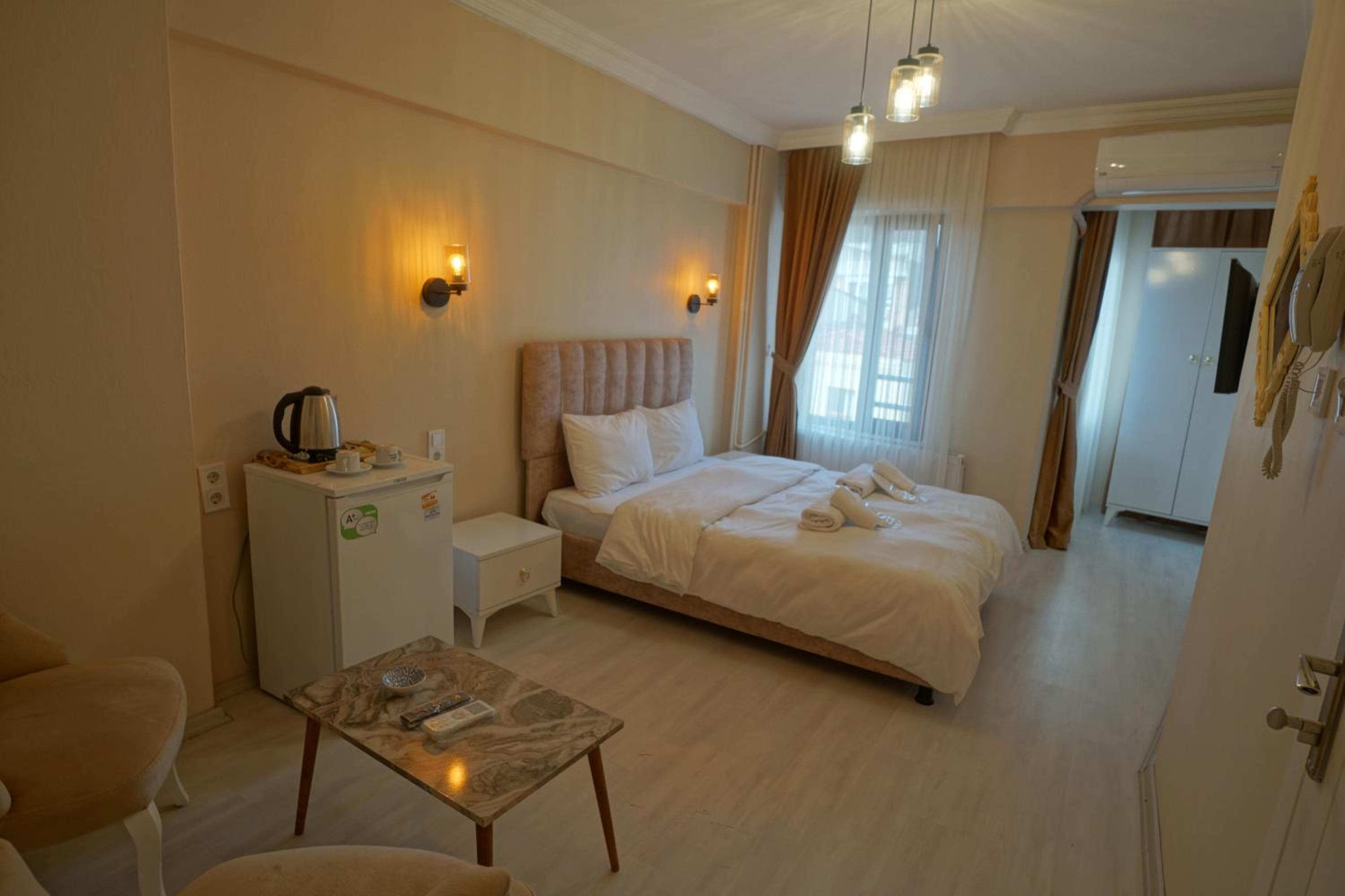 Double Room with Balcony photo 2