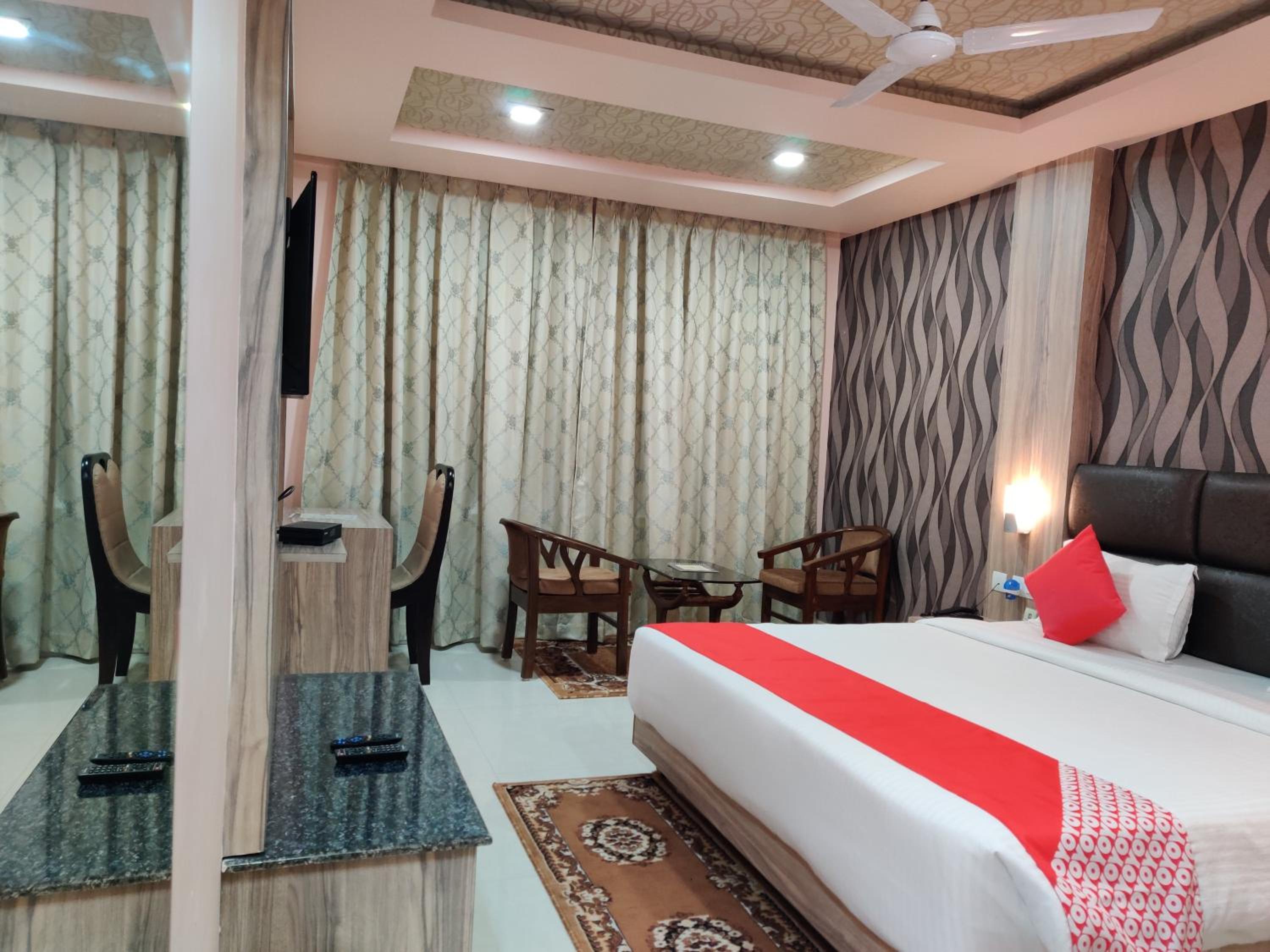 Deluxe Room - Photo 2