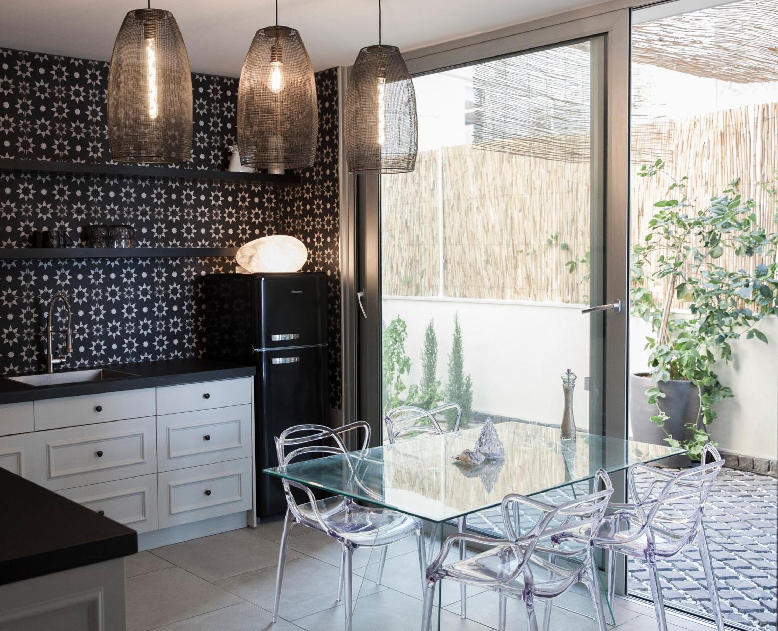 Apartment with Sea View - Photo 6