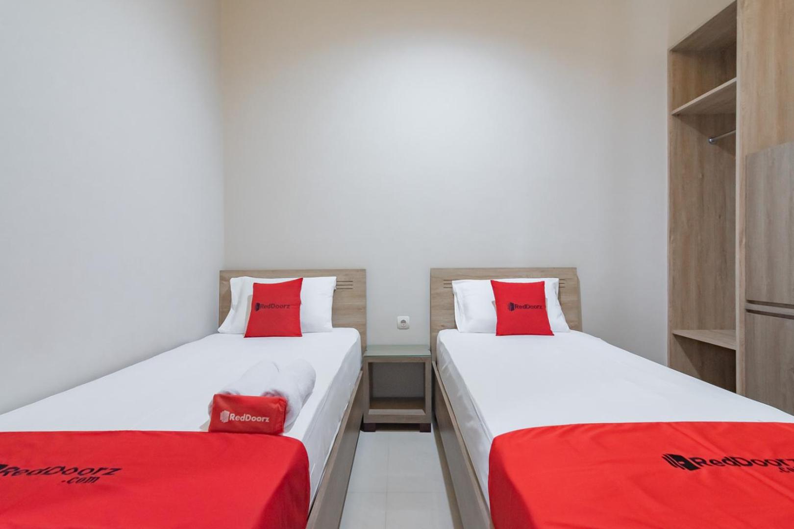 Twin Room - Photo 2