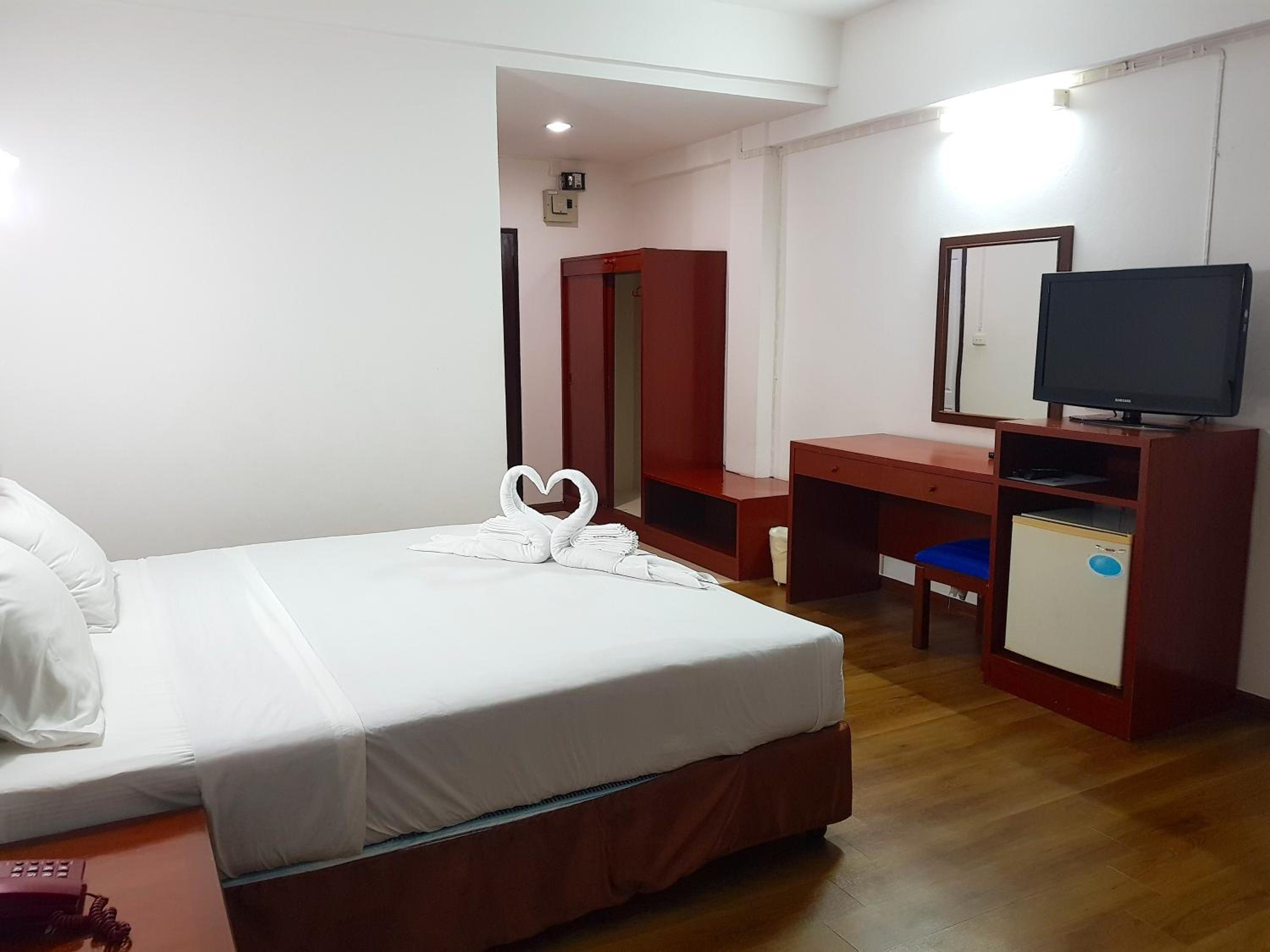 Deluxe King Room photo 2
