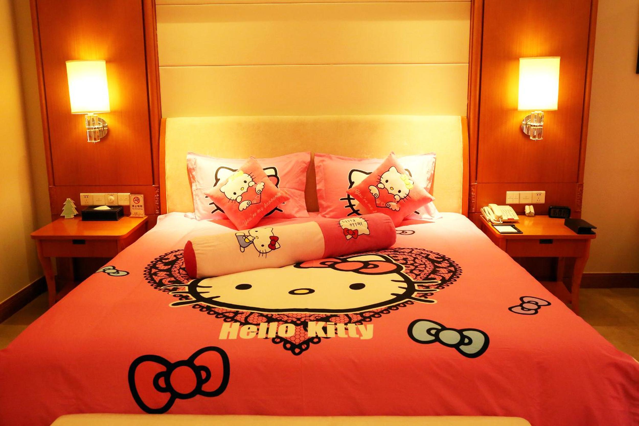 Hello Kitty Kids Room
