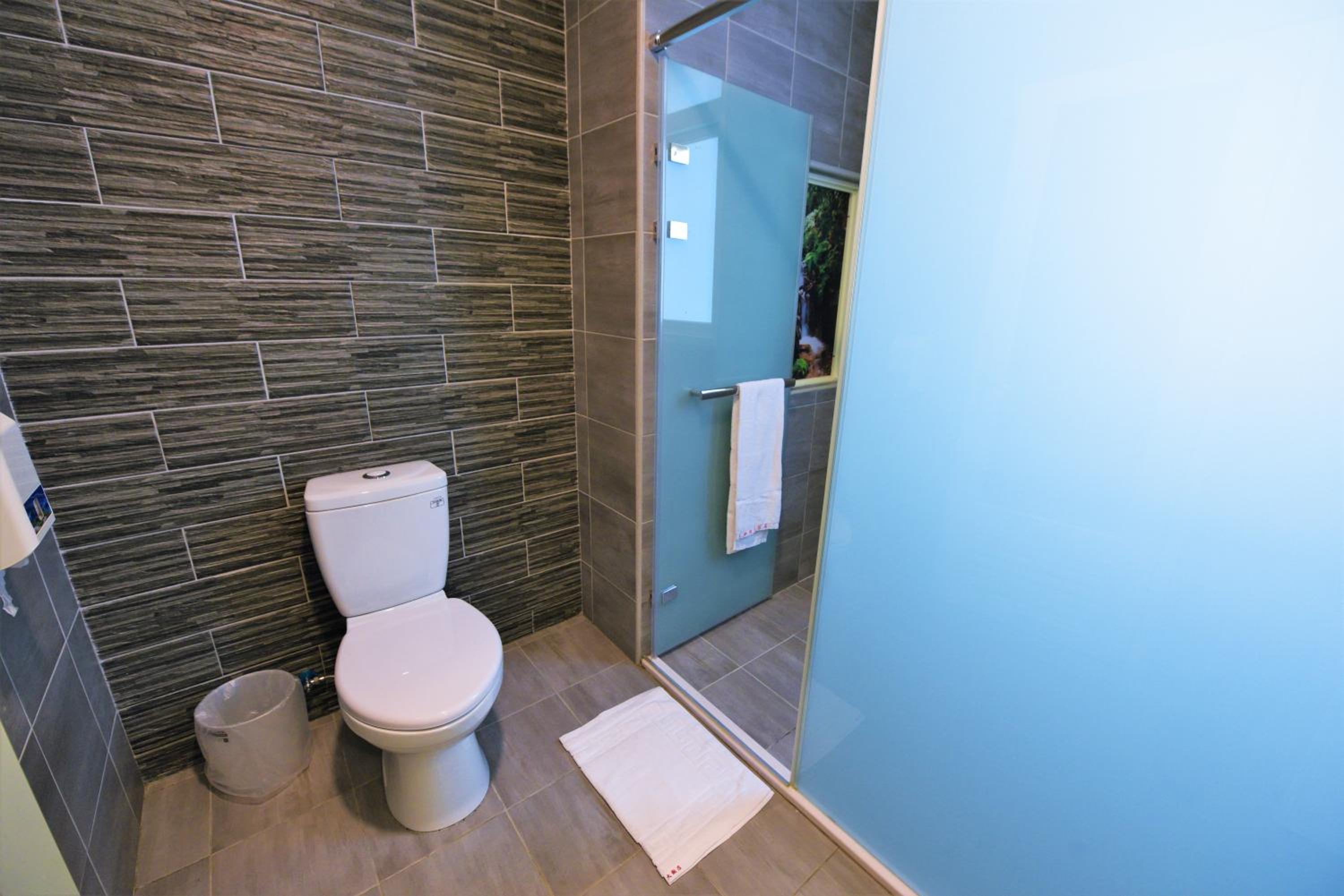 Standard Double or Twin Room - Photo 5