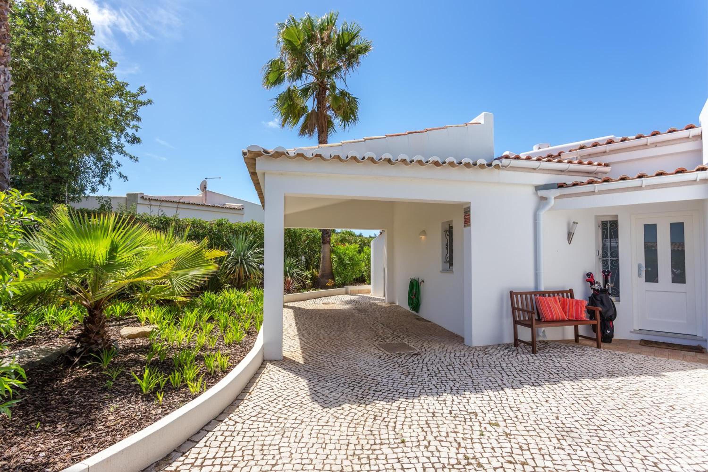 Villa with Garden View - Photo 17