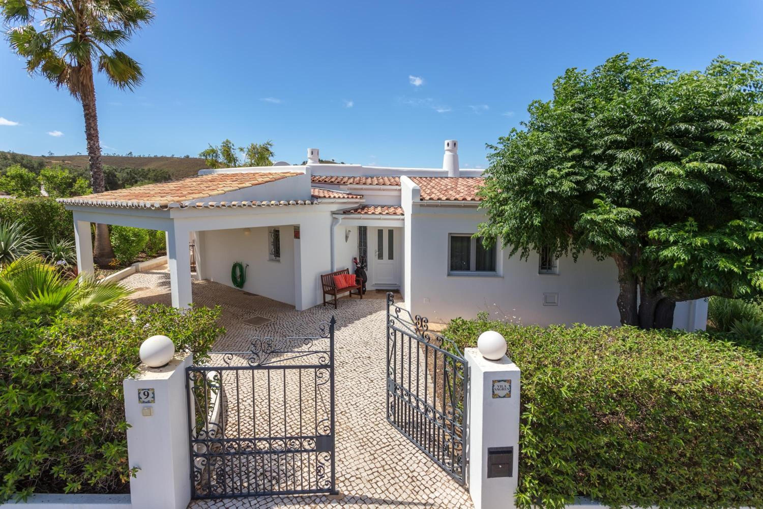 Villa with Garden View - Photo 18