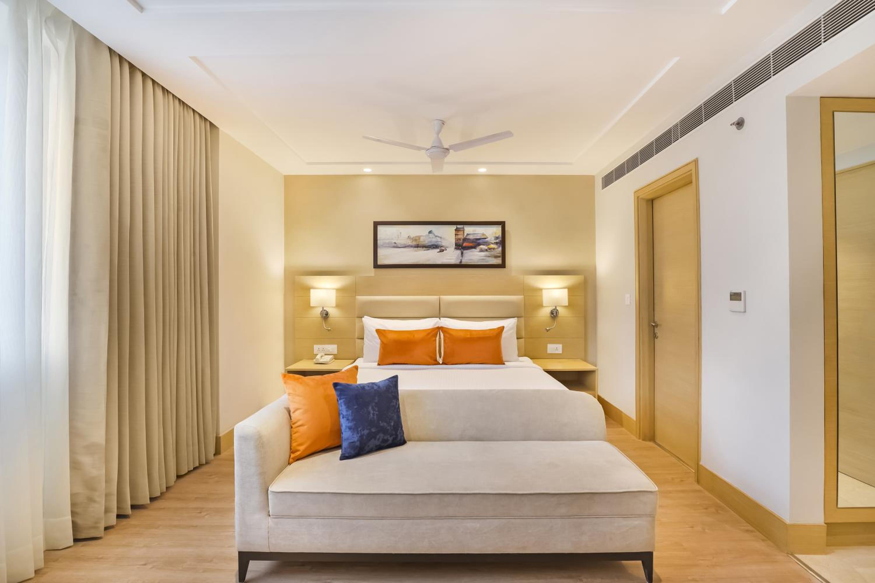 Executive Suite - Photo 2