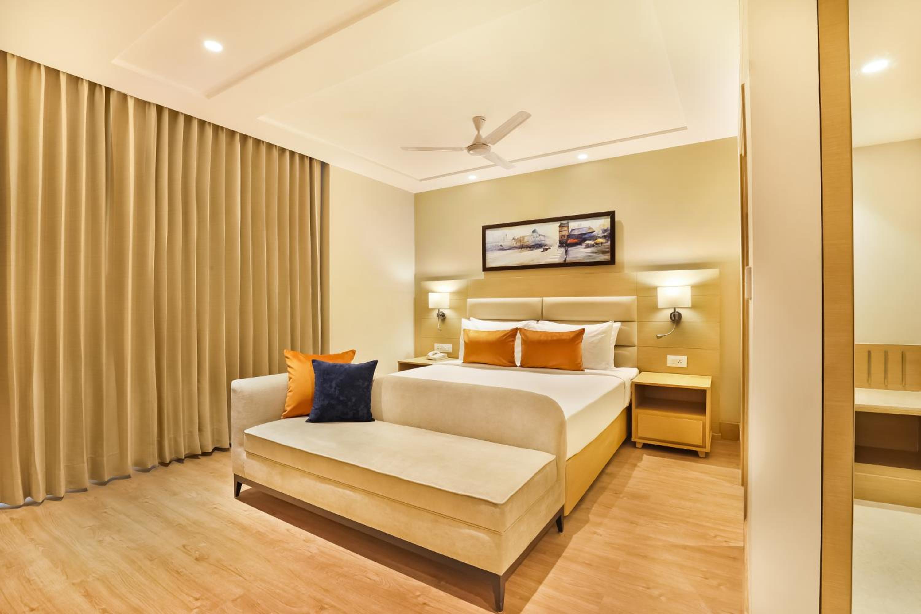 Executive Suite - Photo 1