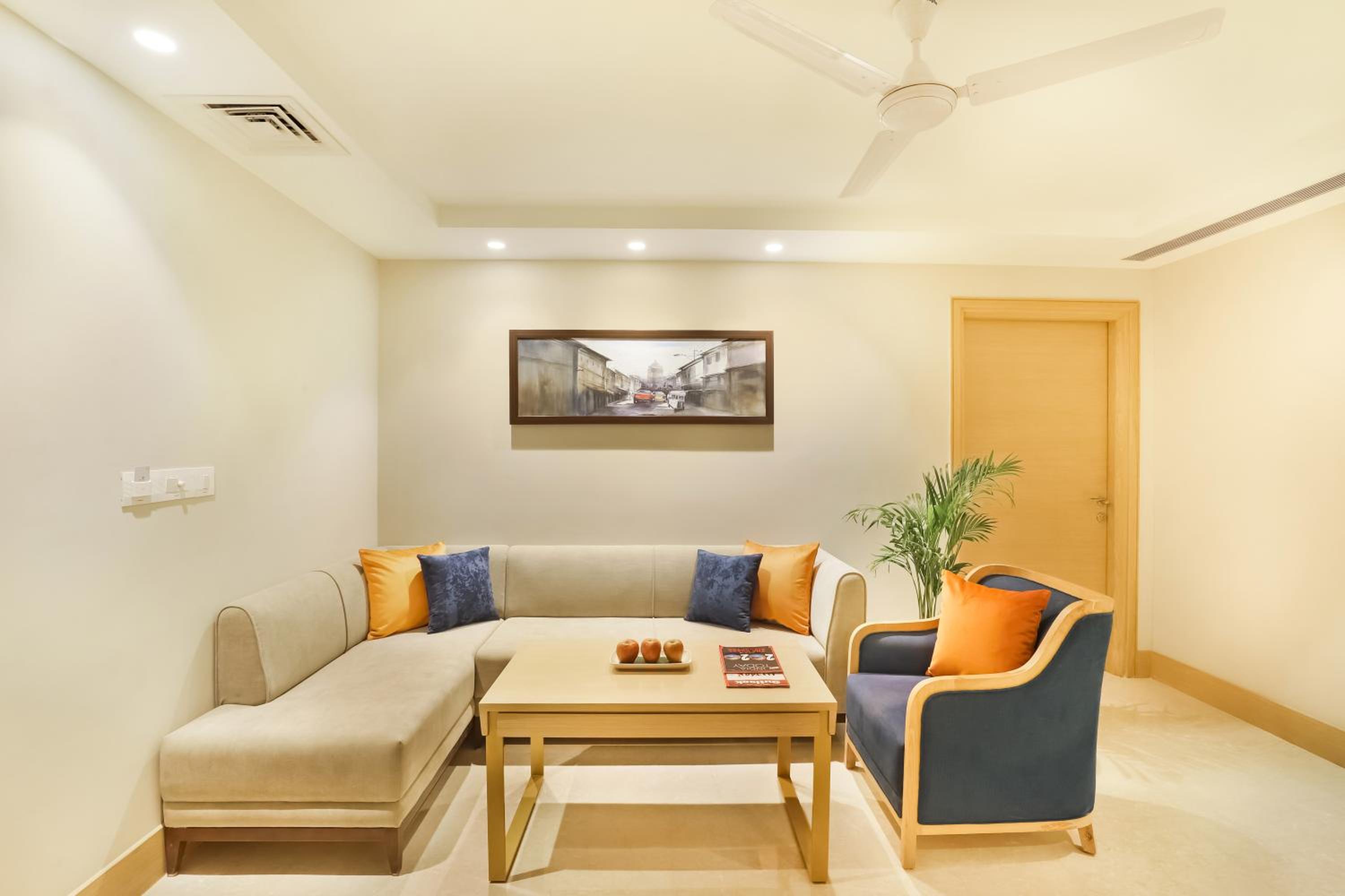Executive Suite - Photo 4
