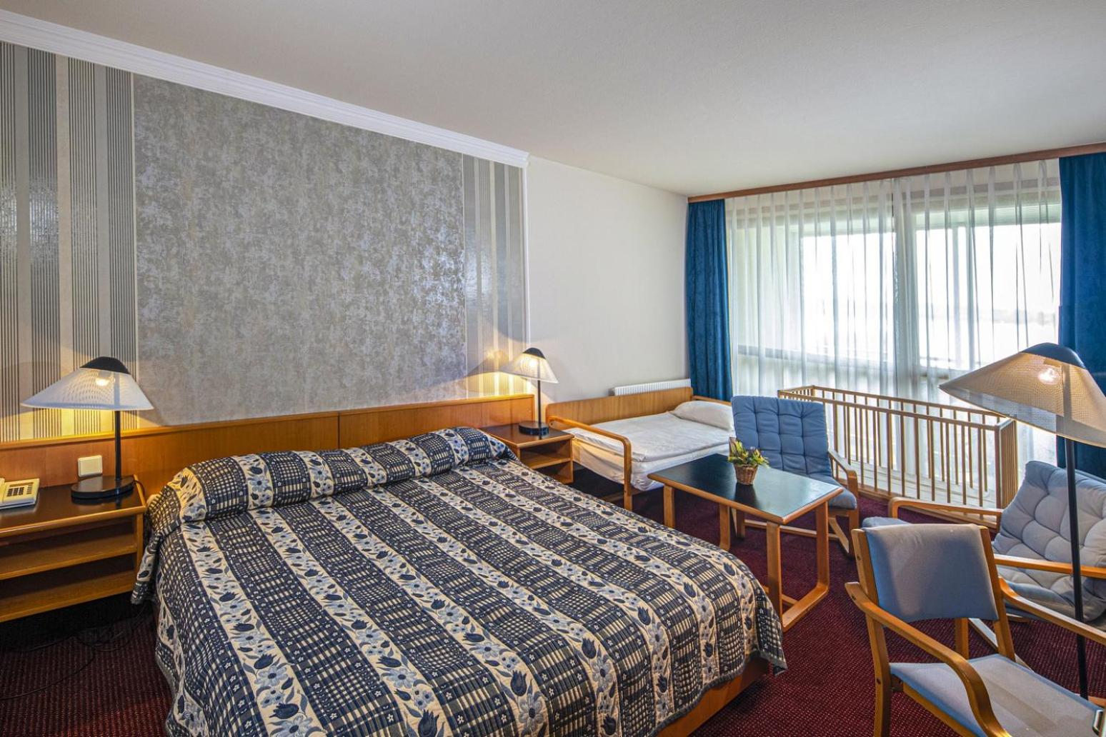 Deluxe Room with sofa