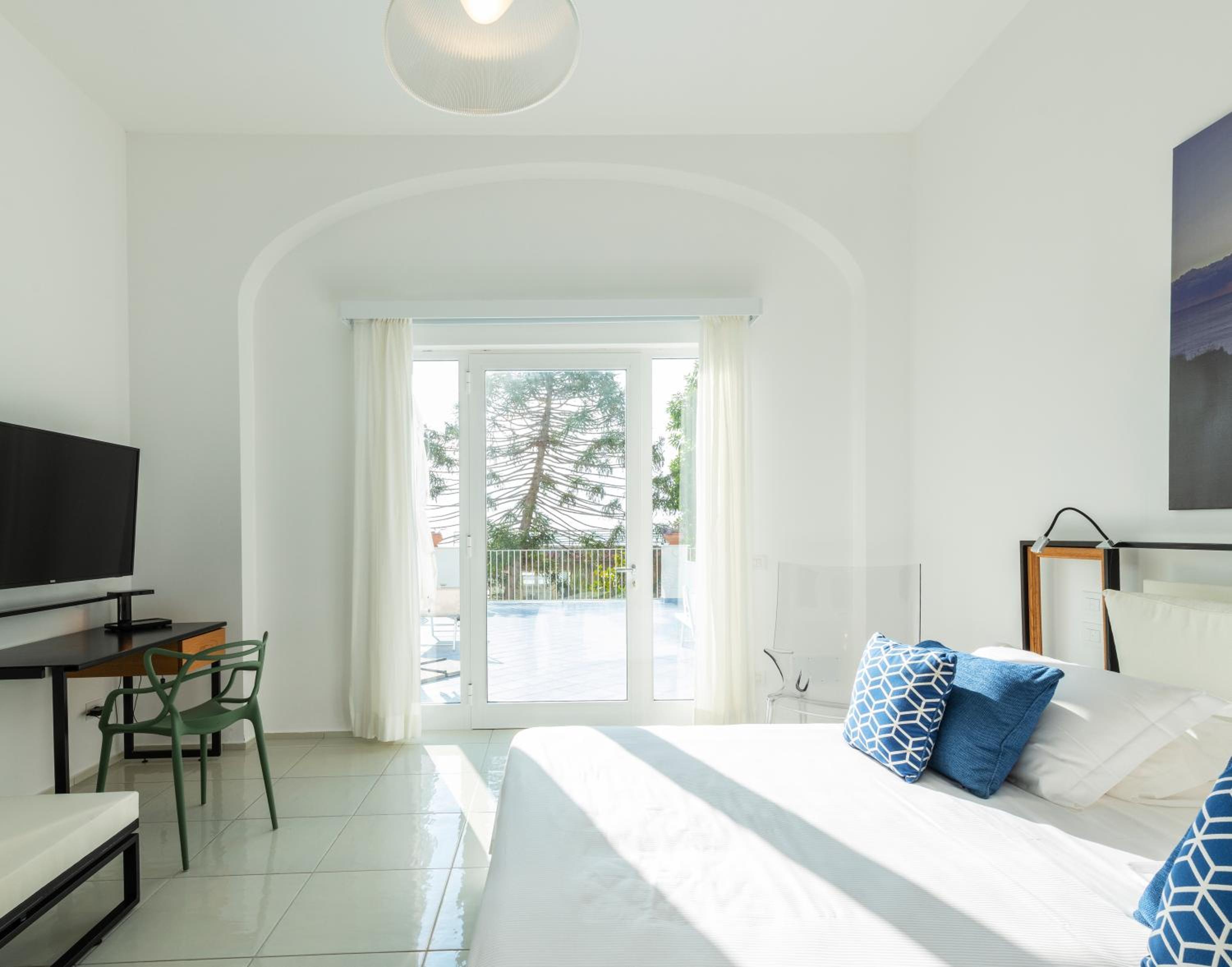 Prestige Trple Room with Terrace and Garden View