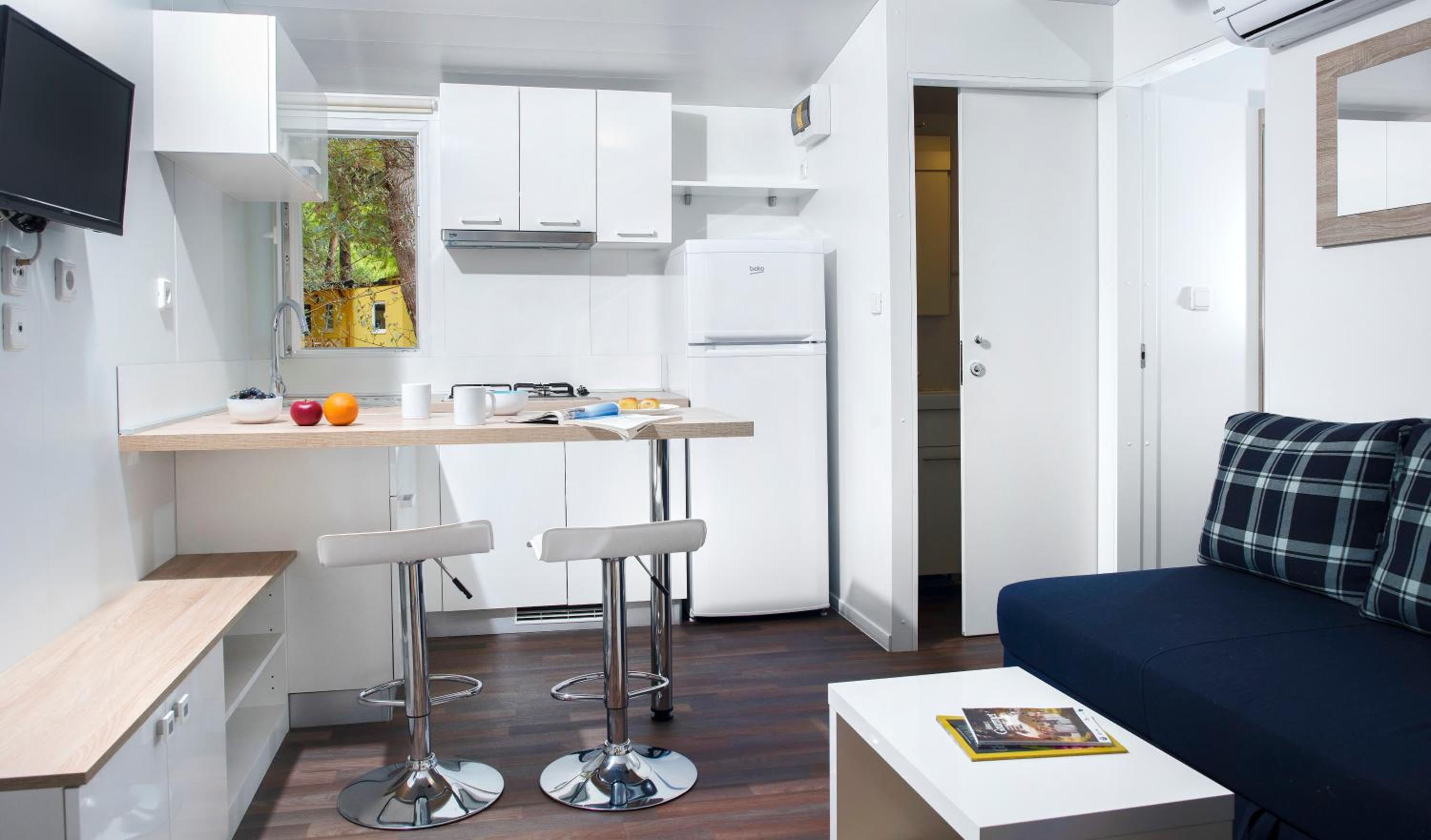 Superior Two-bedroom Mobile Home - Photo 6