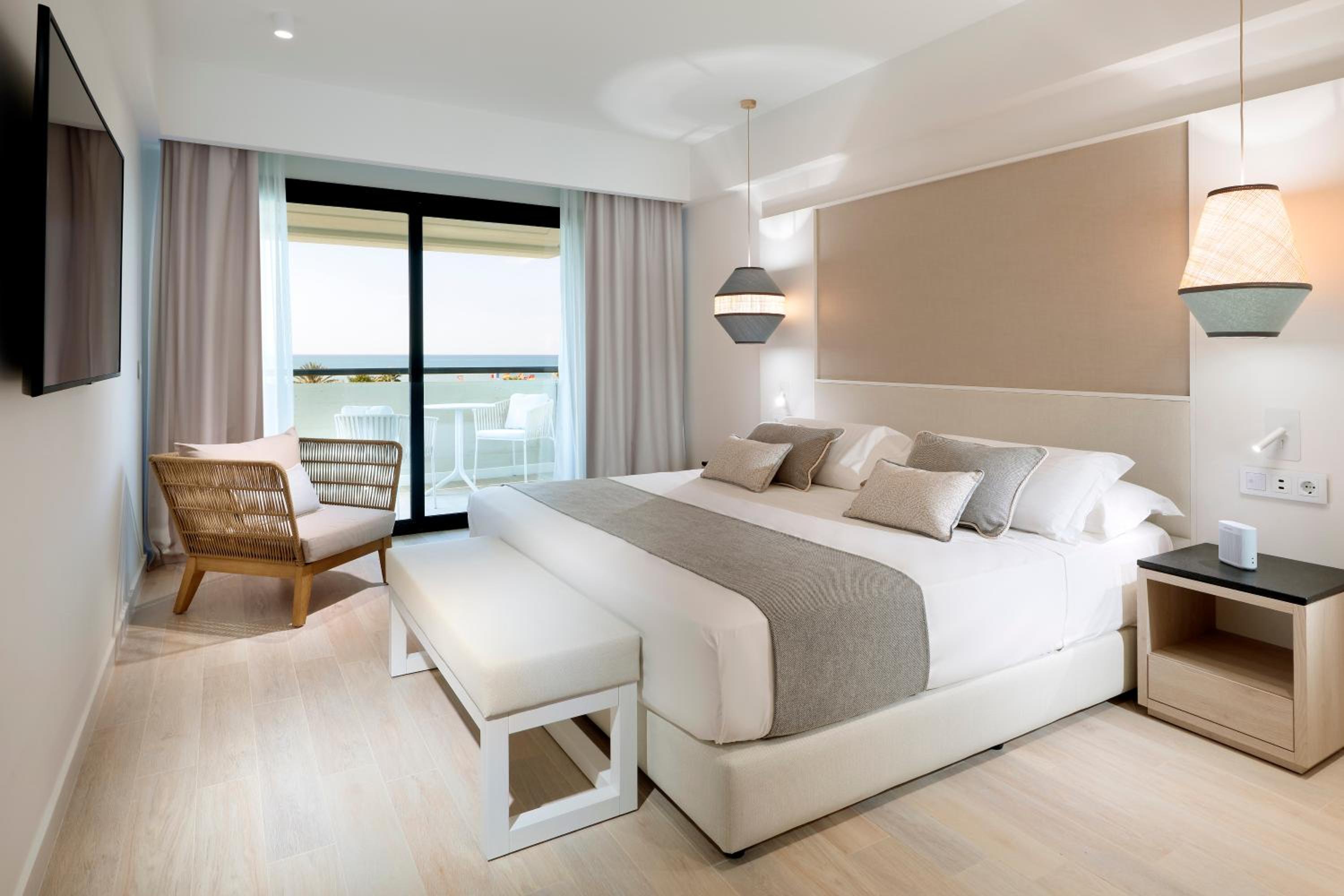 Suite With Sea View (2 Adults + 1 Child)