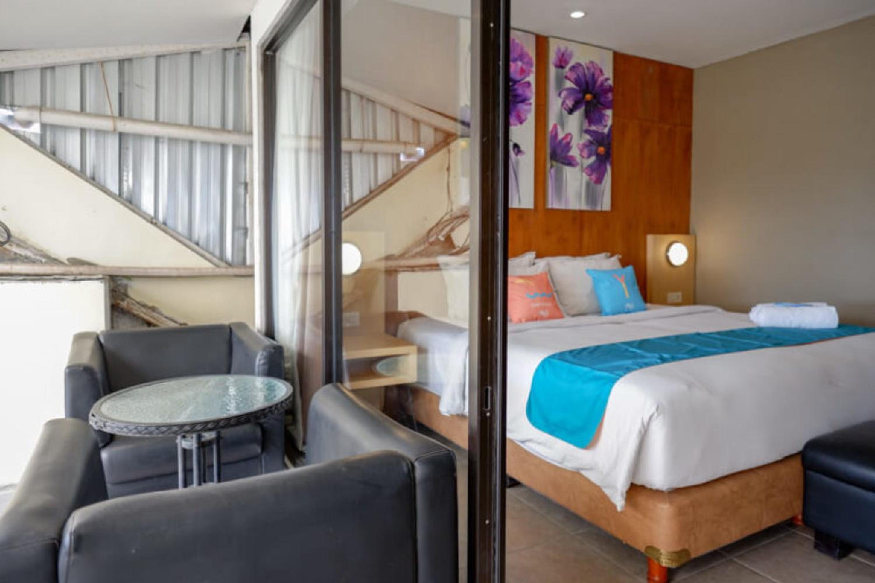 Suite - Photo 4