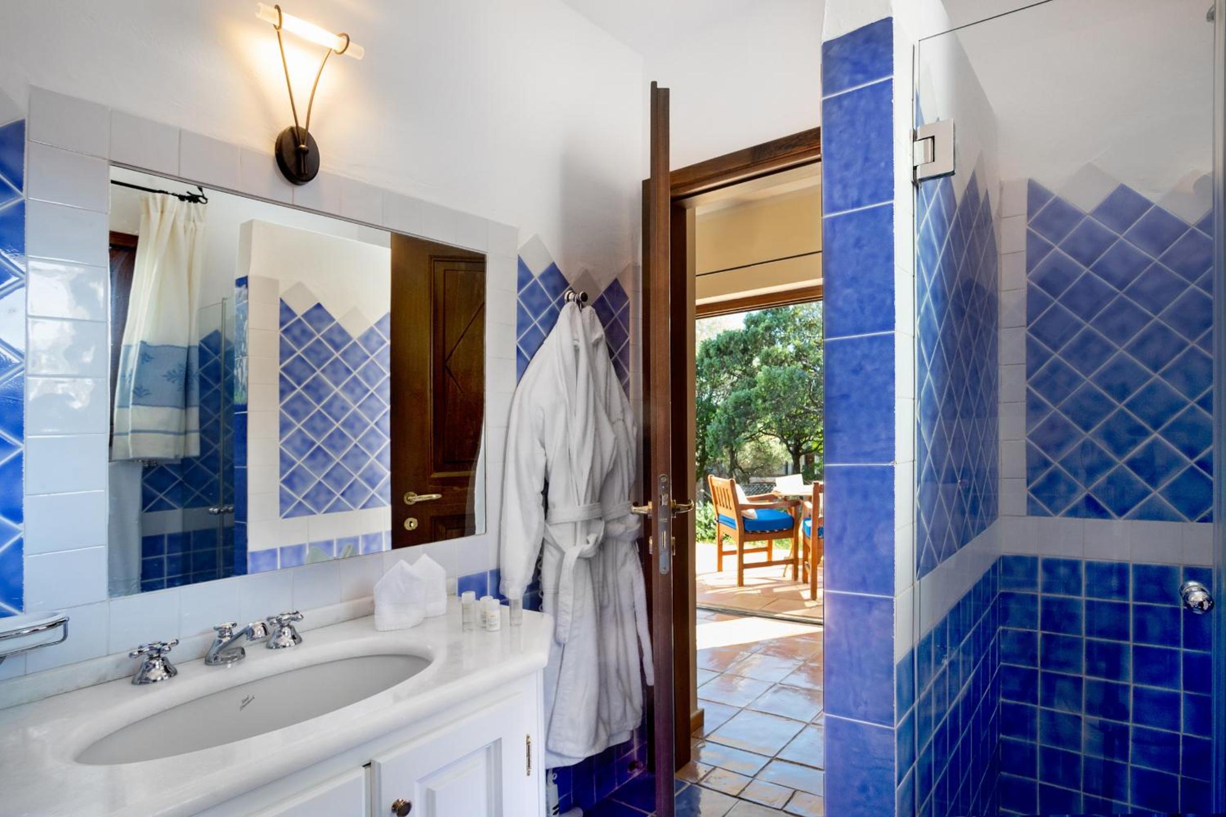 Double Room - Photo 16