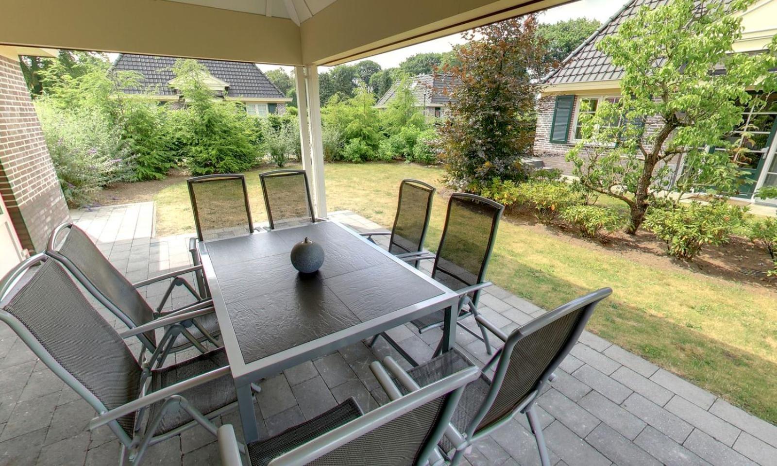 Villa photo 3