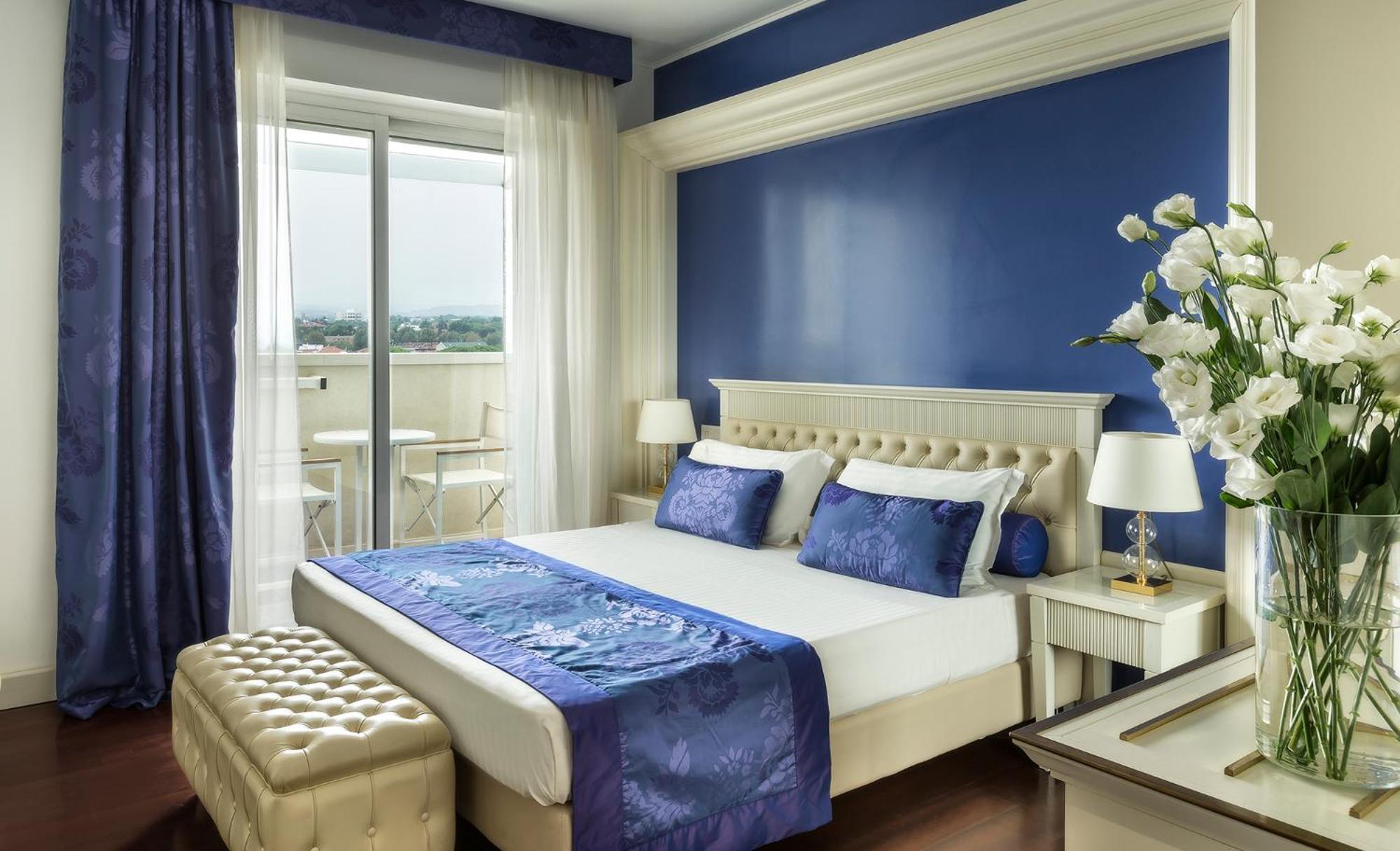 Double Room with Balcony - Photo 4