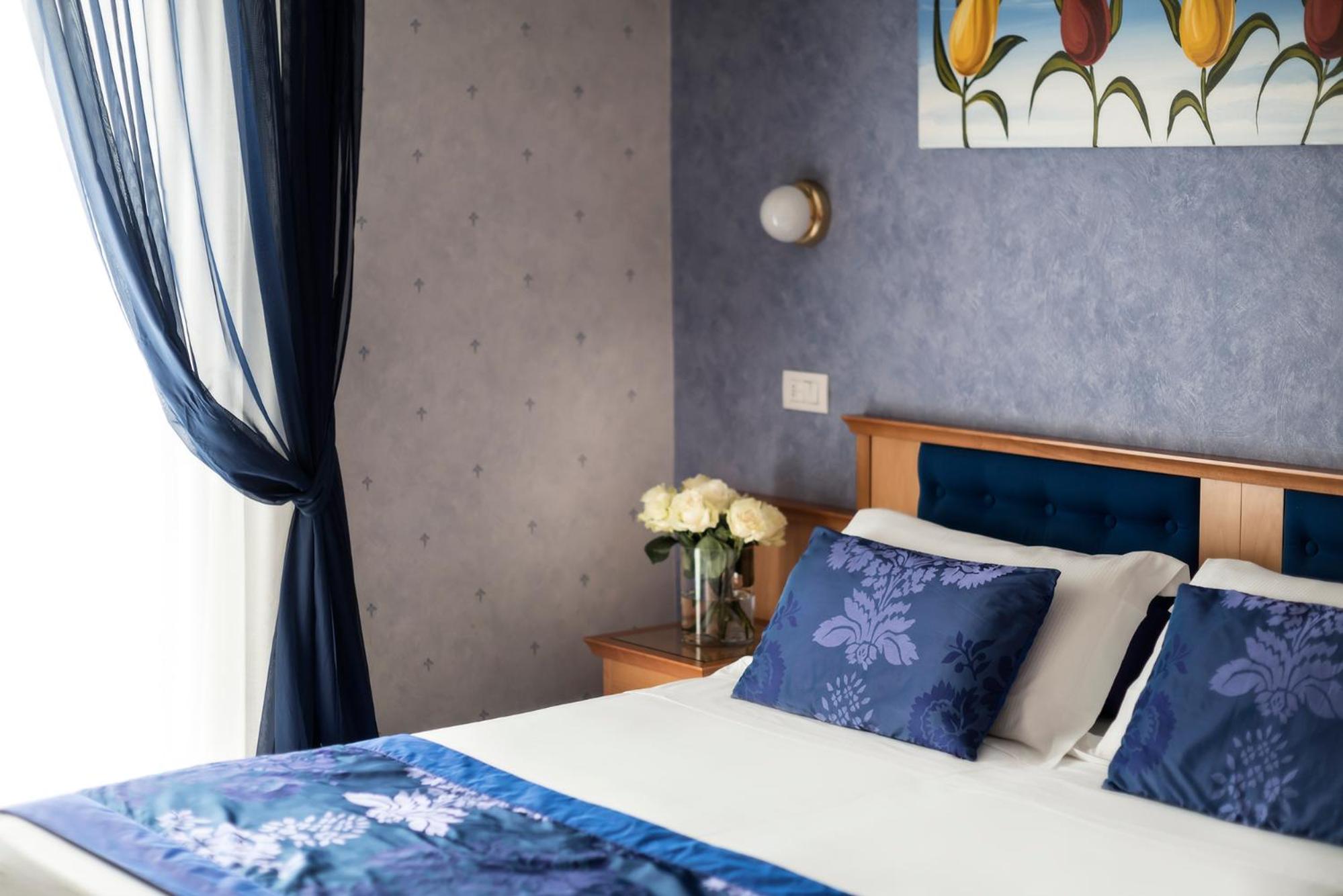 Classic Double or Twin Room - Photo 6