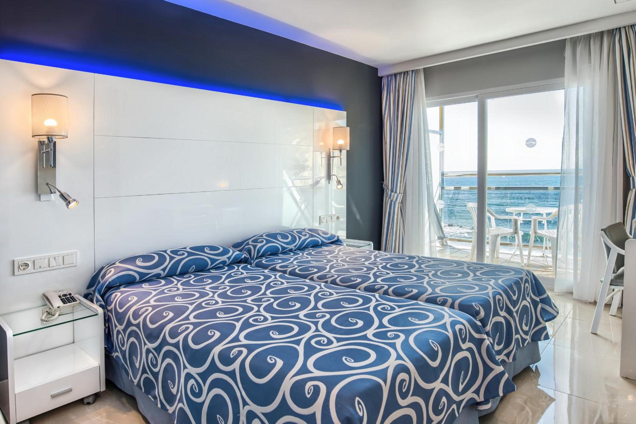Twin Room with Sea View photo 3