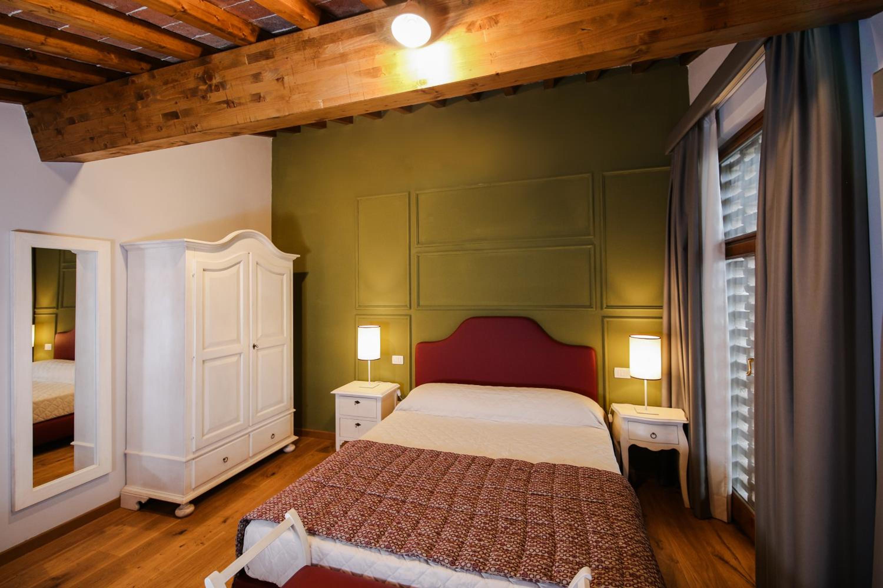 Deluxe Double Room photo 3