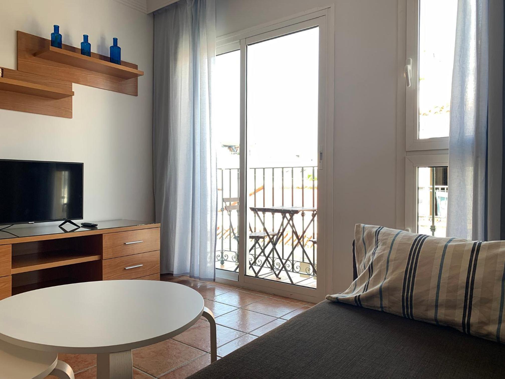 One-Bedroom Apartment photo 2