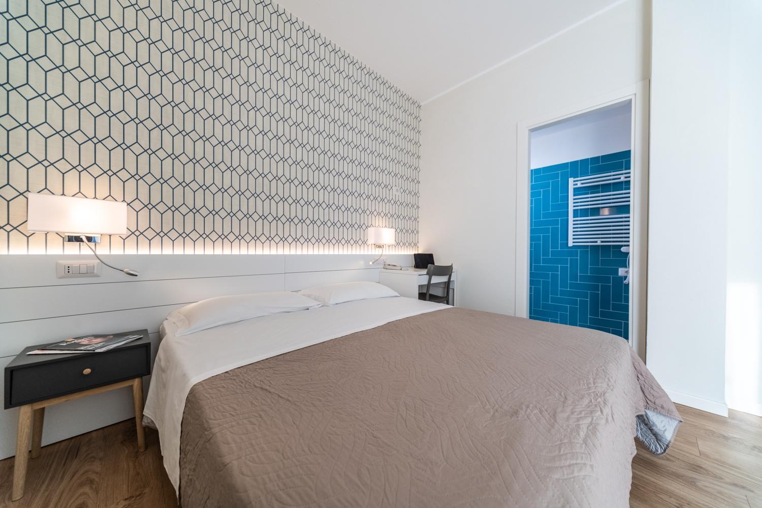 Double Room with Balcony - Photo 1