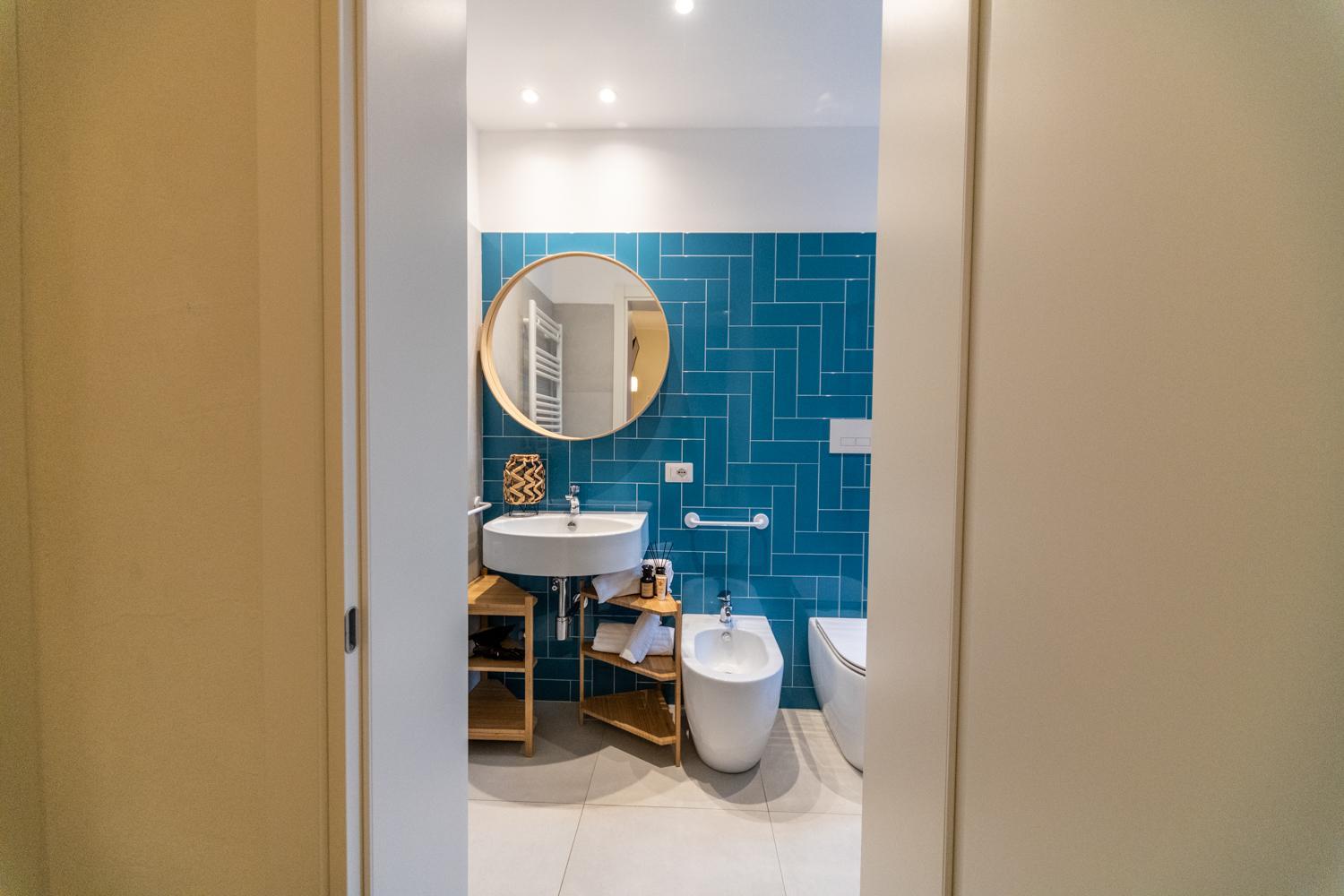 Quadruple Room - Photo 8