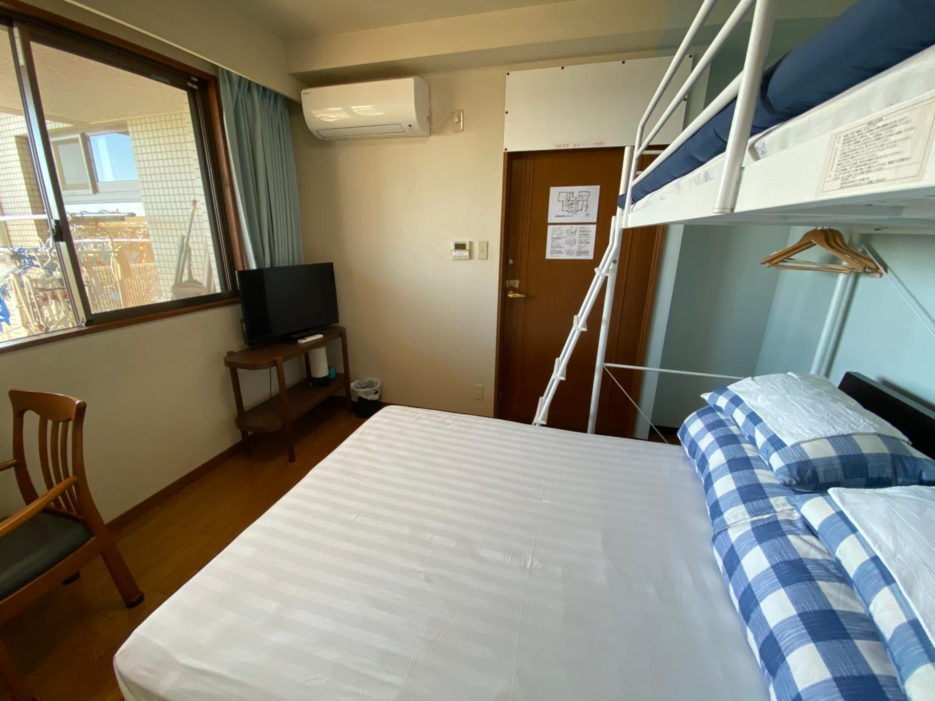 Triple Room with Double Bed and a Loft Bed photo 1