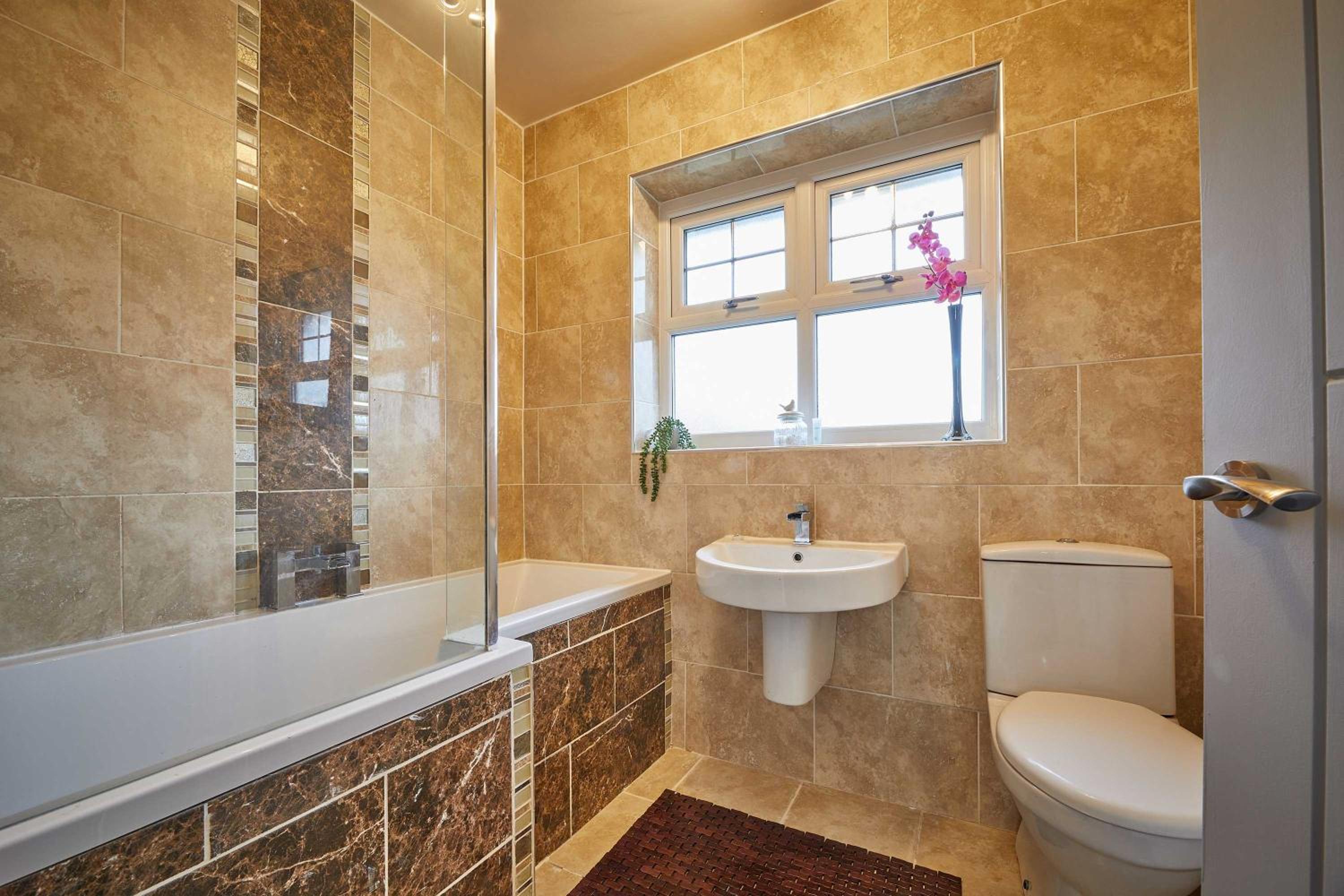 Four-Bedroom House photo 2