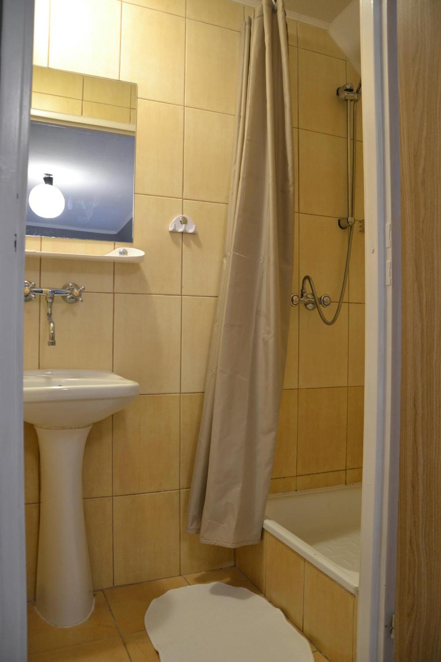 Budget Double Room photo 2