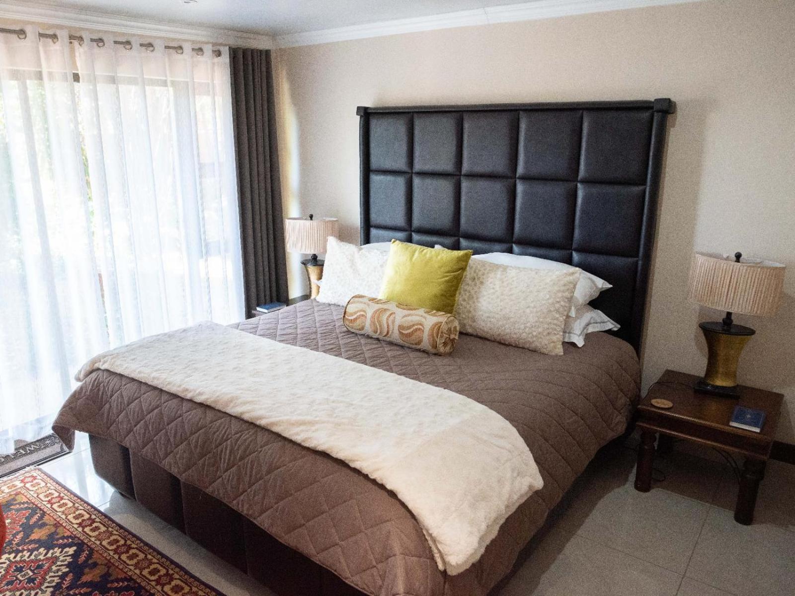 Standard King Room photo 2
