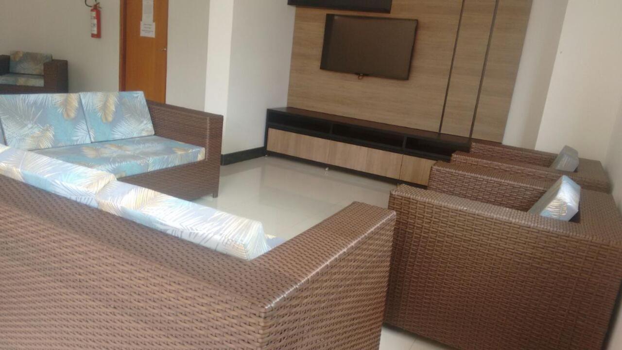 One-Bedroom Apartment - Photo 8