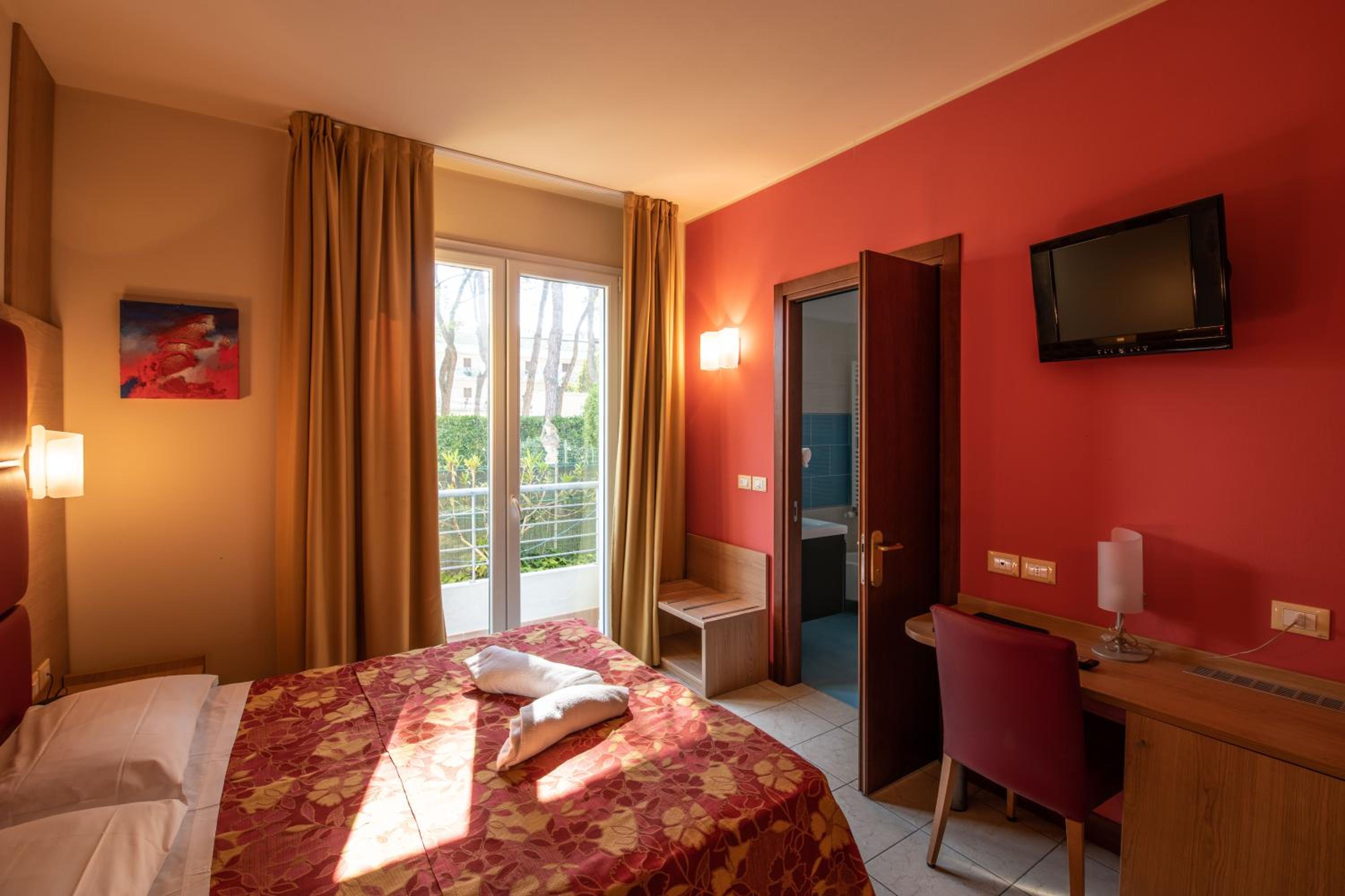Double Room Ground Floor Economy - Separate Building - Photo 2