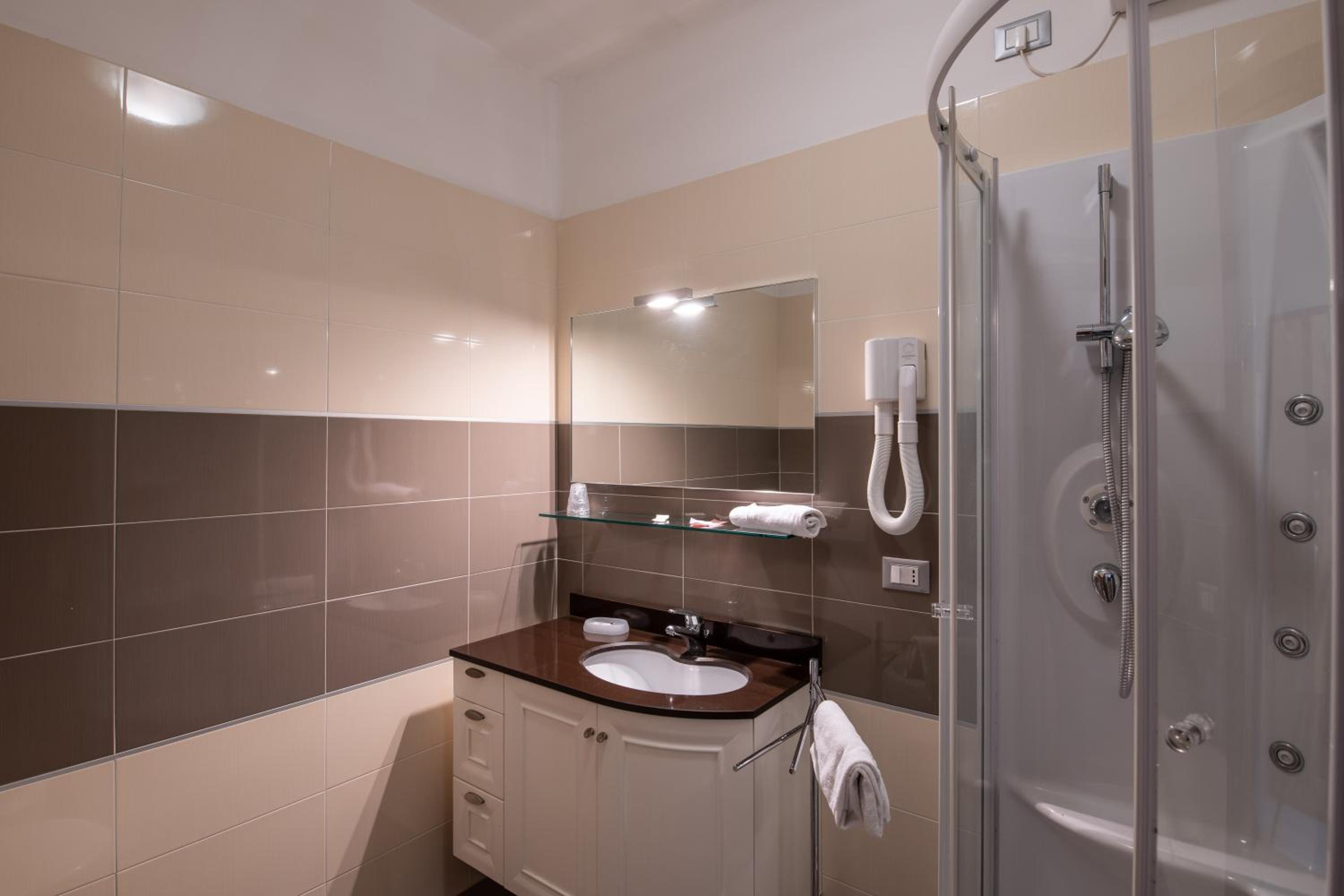 Double Room Ground Floor Economy - Separate Building - Photo 3