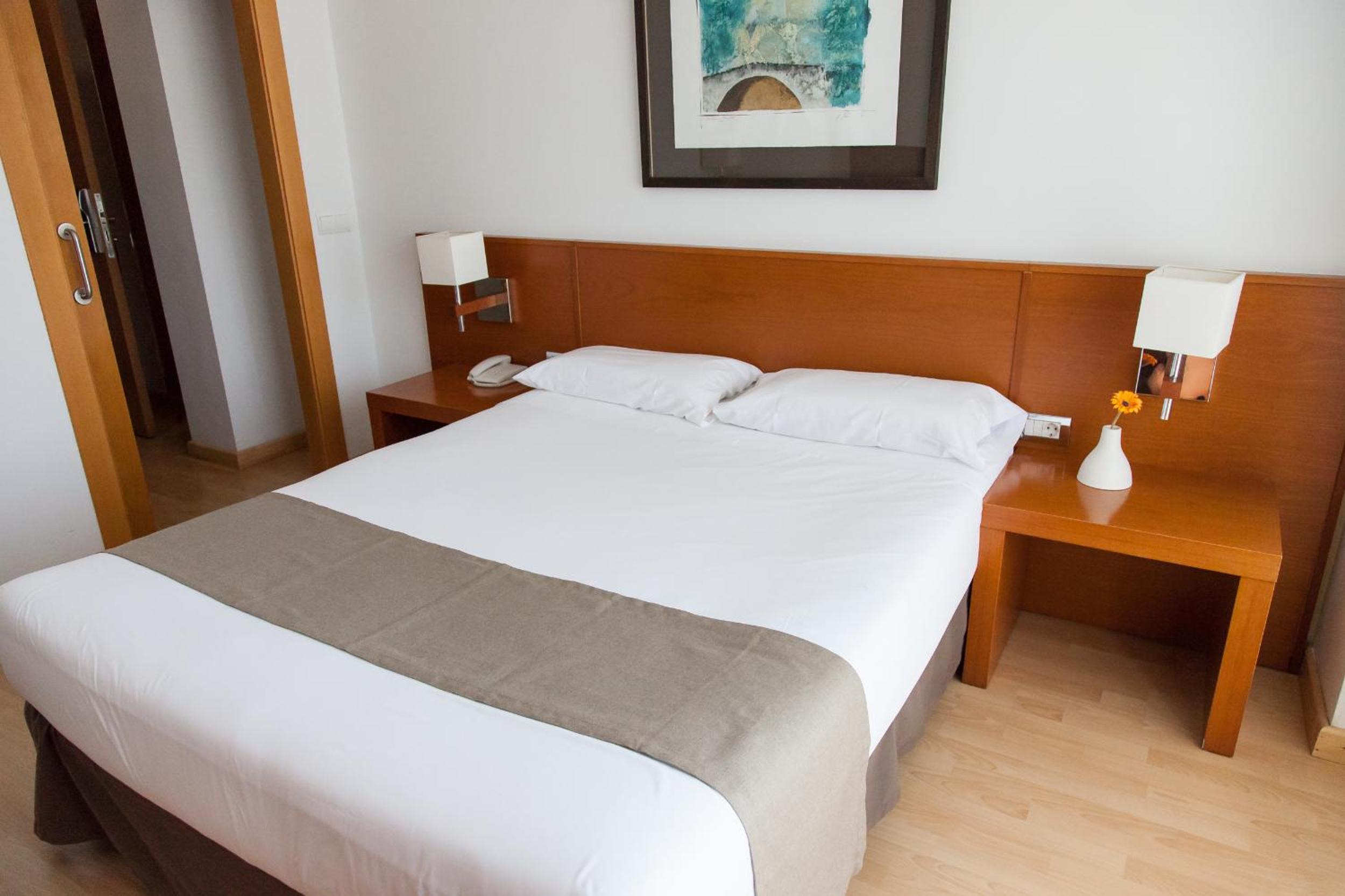 Standard Double Room - Photo 2