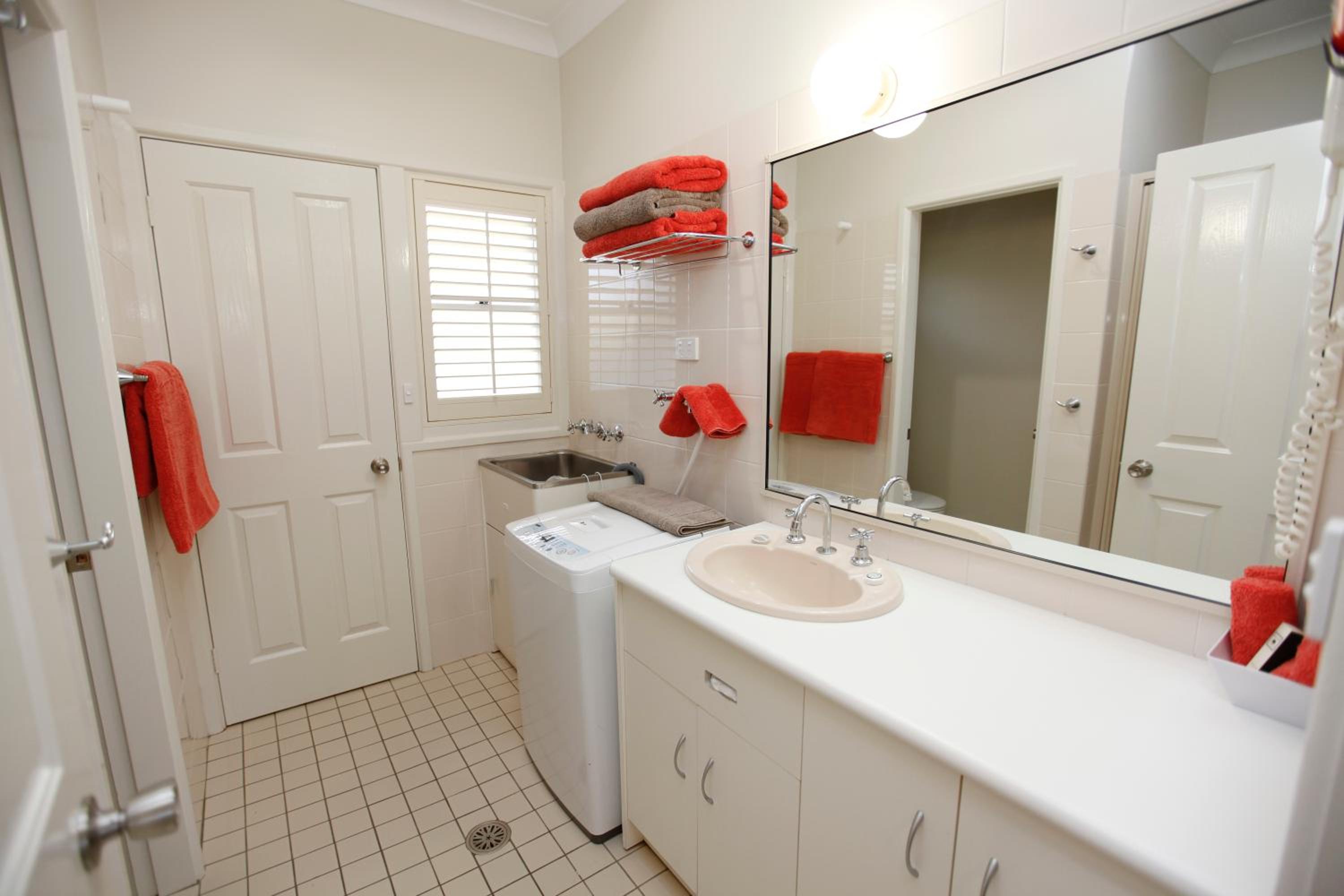 Two-Bedroom Apartment- B photo 3