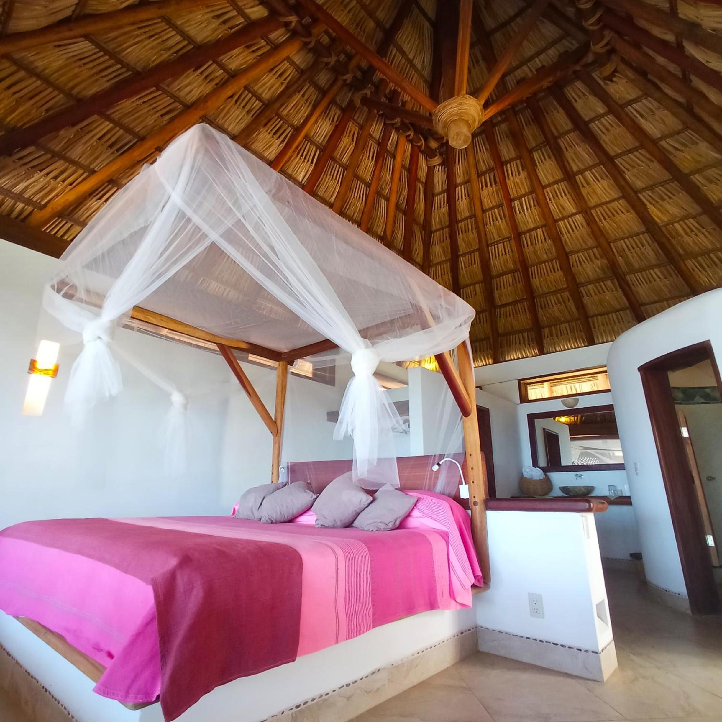Deluxe Suite with Sea View - Photo 1