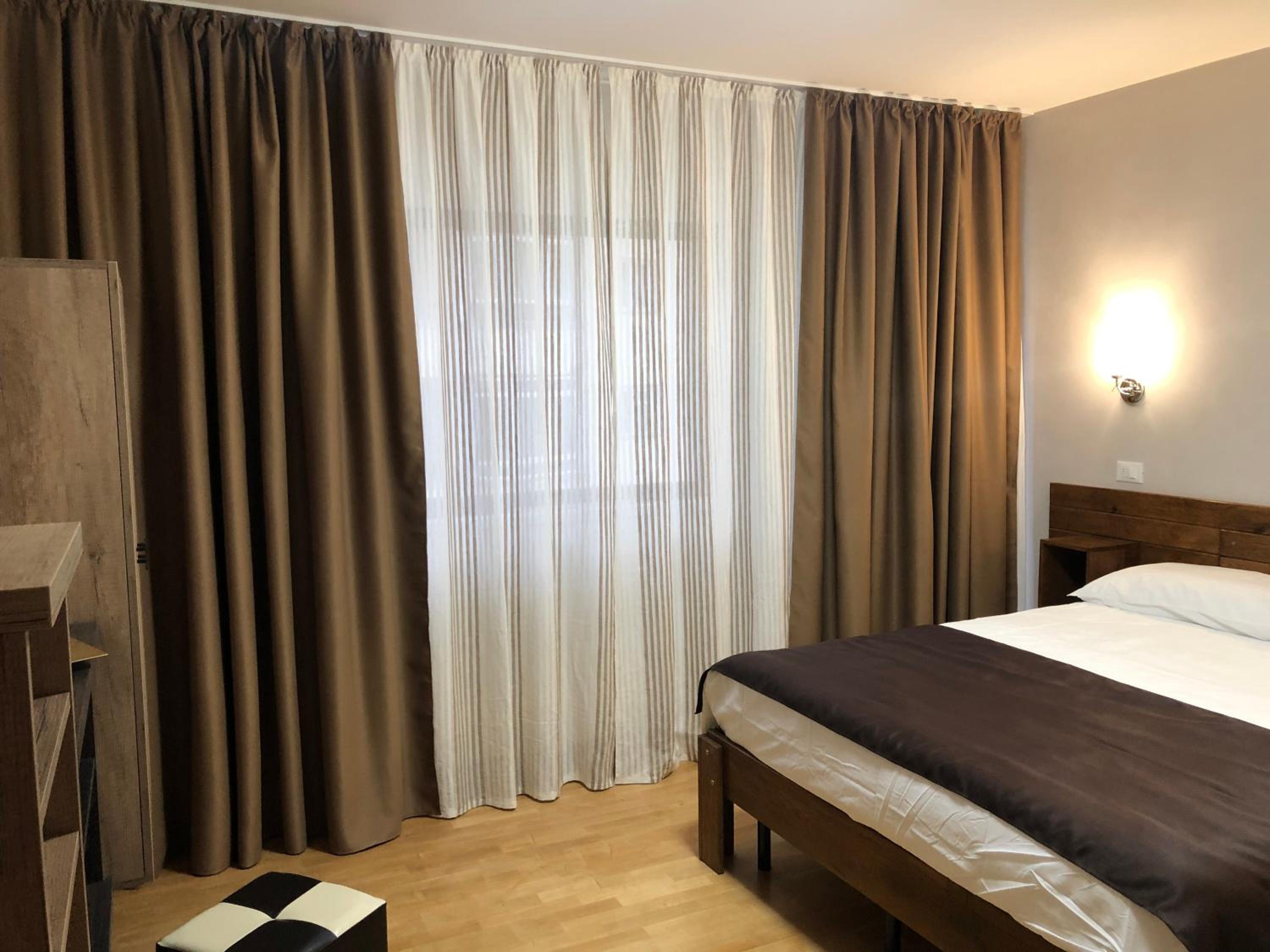 Deluxe King Room - Photo 3