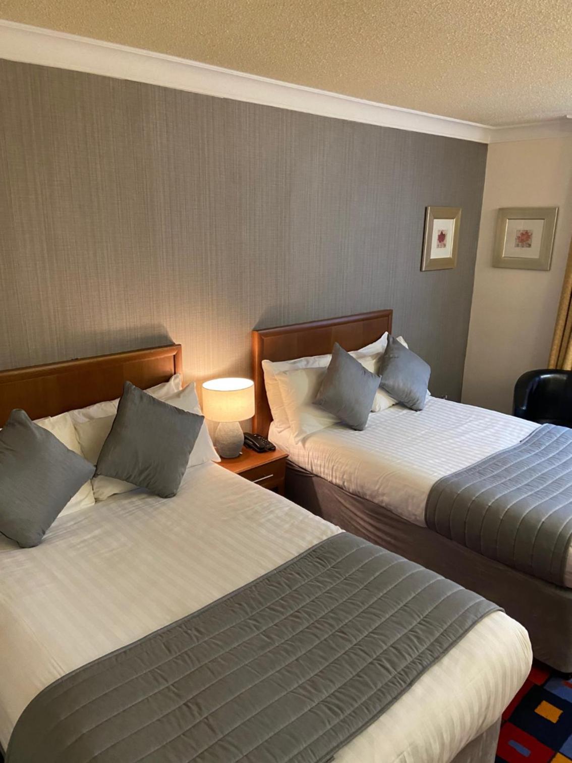 Standard Twin Room - Photo 1