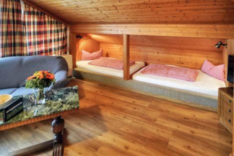 Quadruple Room with Balcony photo 2